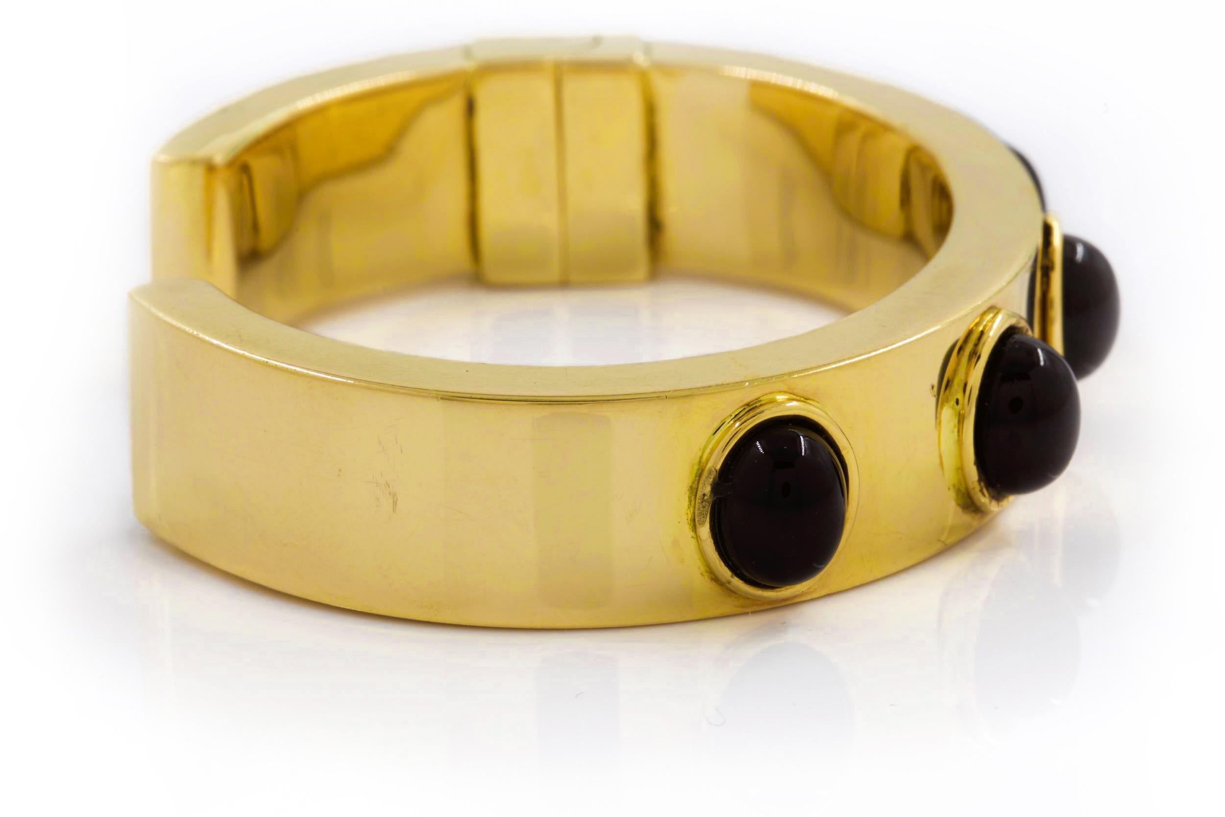 Retro Modern 18-Karat Gold Bangle Cuff Bracelet with Black Cabochon, 66 Grams 1
