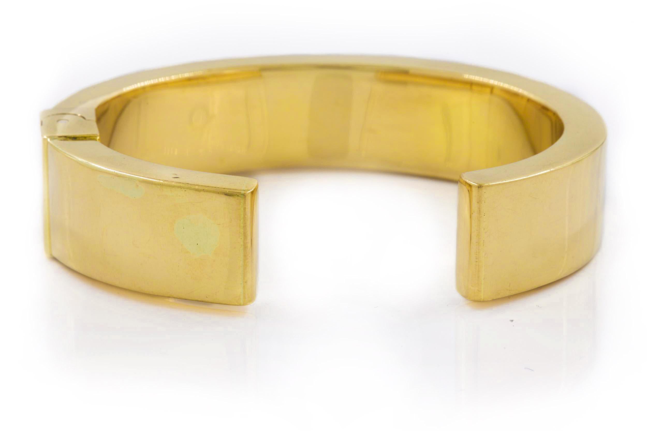 Retro Modern 18-Karat Gold Bangle Cuff Bracelet with Black Cabochon, 66 Grams 3