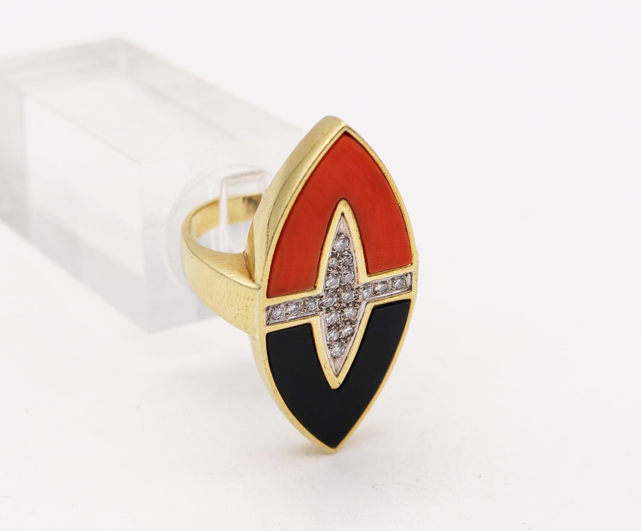Retro Modern 1970 Sculptural Geometric Ring in 18kt Gold Diamonds Coral and Onyx In Excellent Condition For Sale In Miami, FL