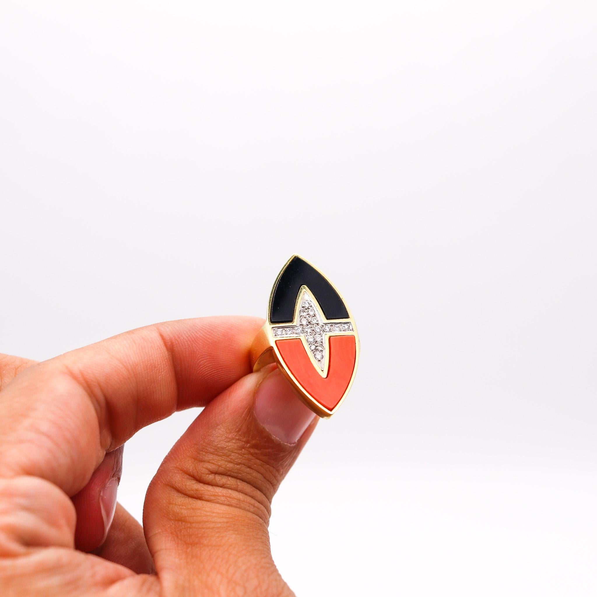 Retro Modern 1970 Sculptural Geometric Ring in 18kt Gold Diamonds Coral and Onyx For Sale 2