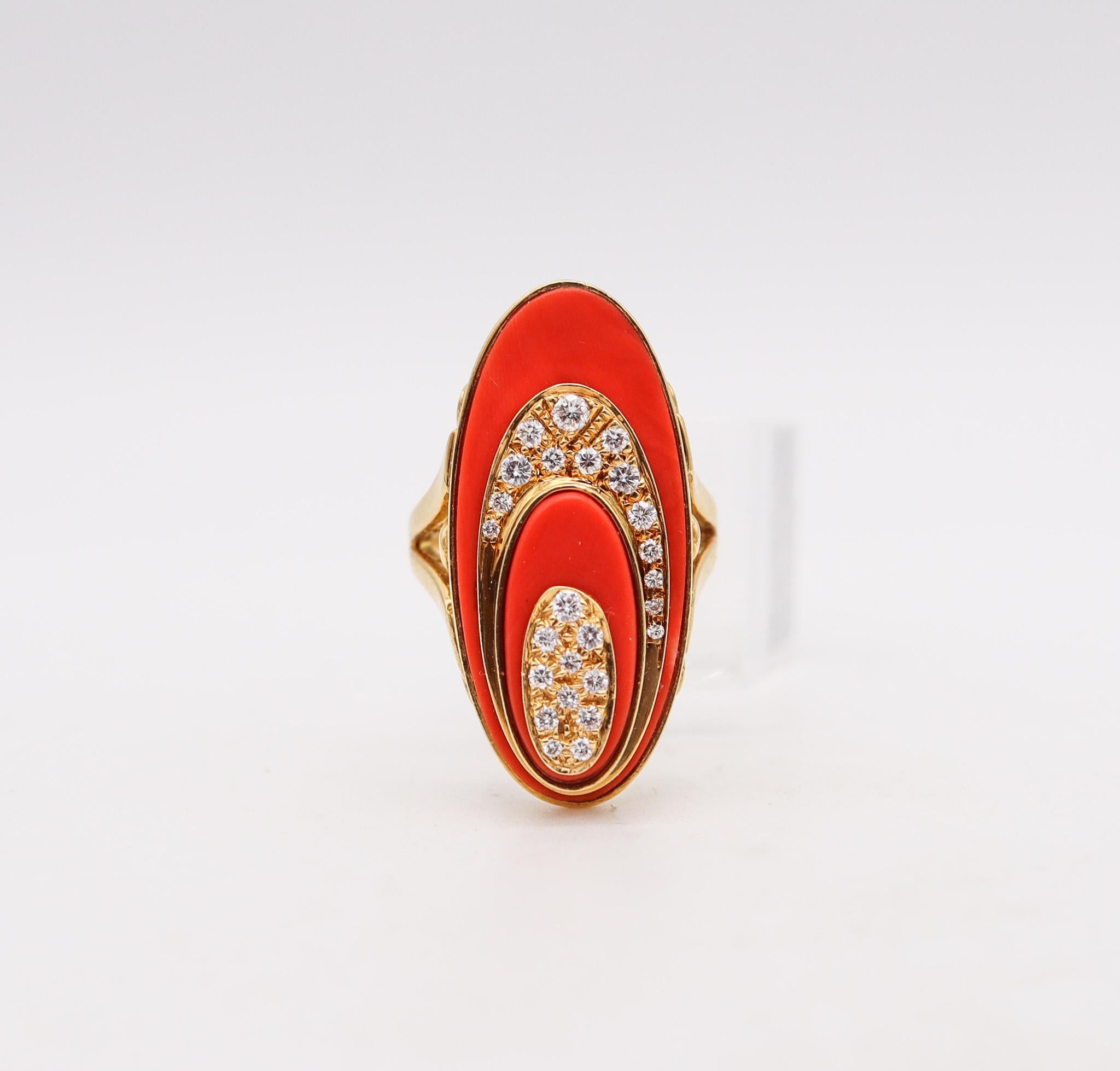Modernist Retro Modern 1970 Sculptural Geometric Ring In 18Kt Gold With Diamonds And Coral