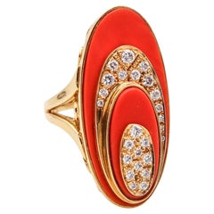 Retro Modern 1970 Sculptural Geometric Ring In 18Kt Gold With Diamonds And Coral