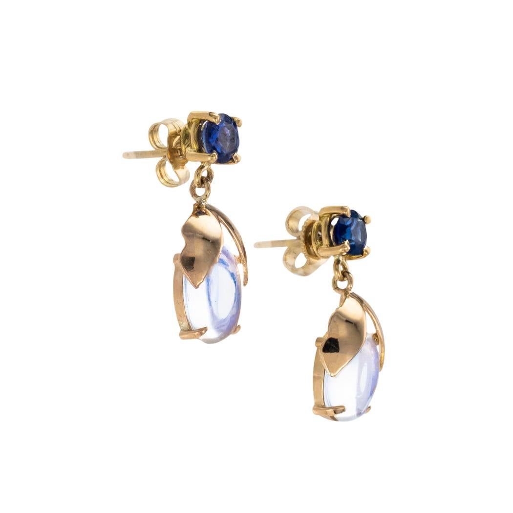 Retro moonstone sapphire and rose gold drop earrings circa 1950.  

We are here to connect you with beautiful and affordable antique and estate jewelry.

SPECIFICATIONS:

Contact us right away if you have additional questions.

GEMSTONES:  two oval