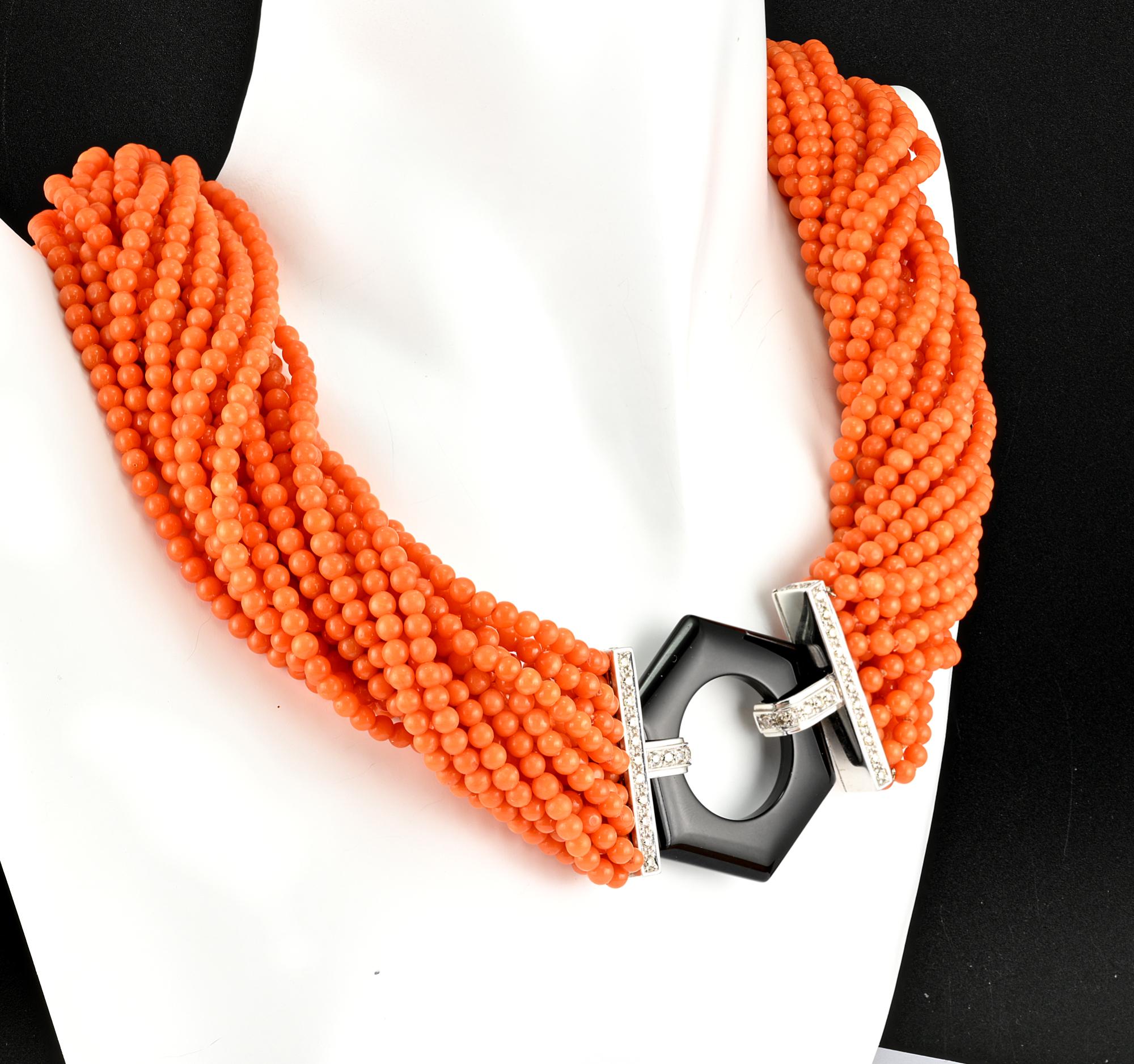 Retro Multi strand Coral Black Onyx Diamond Torsade Necklace In Good Condition For Sale In Napoli, IT