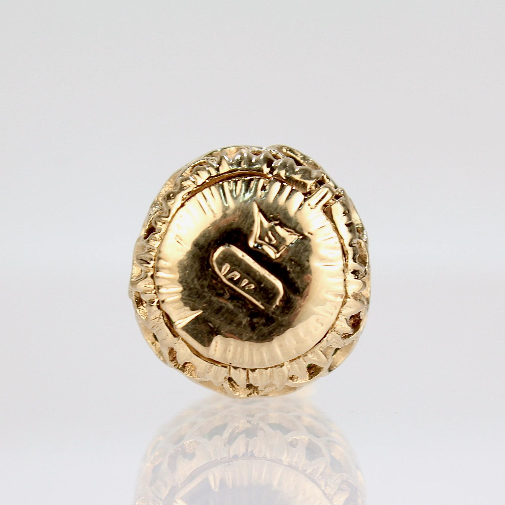 Retro Na Hoku / Edward Sultan 14k Gold & Smaragd Ananas-Charm oder Anhänger im Angebot 5