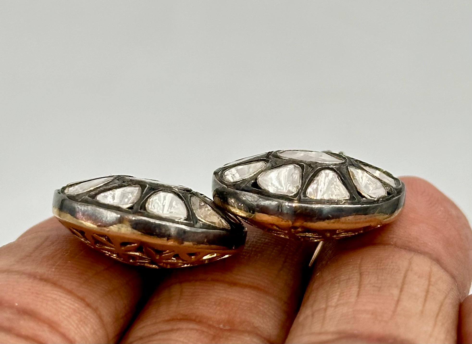 Die Retro-Stil natürlichen ungeschliffenen Diamanten Sterling Silber Gold Scheibe Draht Ohrringe besteht aus-

Diamanttyp- Natürliche ungeschliffene Diamanten und Pflasterdiamanten
Diamantfarbe - Weiß
Gewicht der Diamanten - 4,70cts 

Metall -
