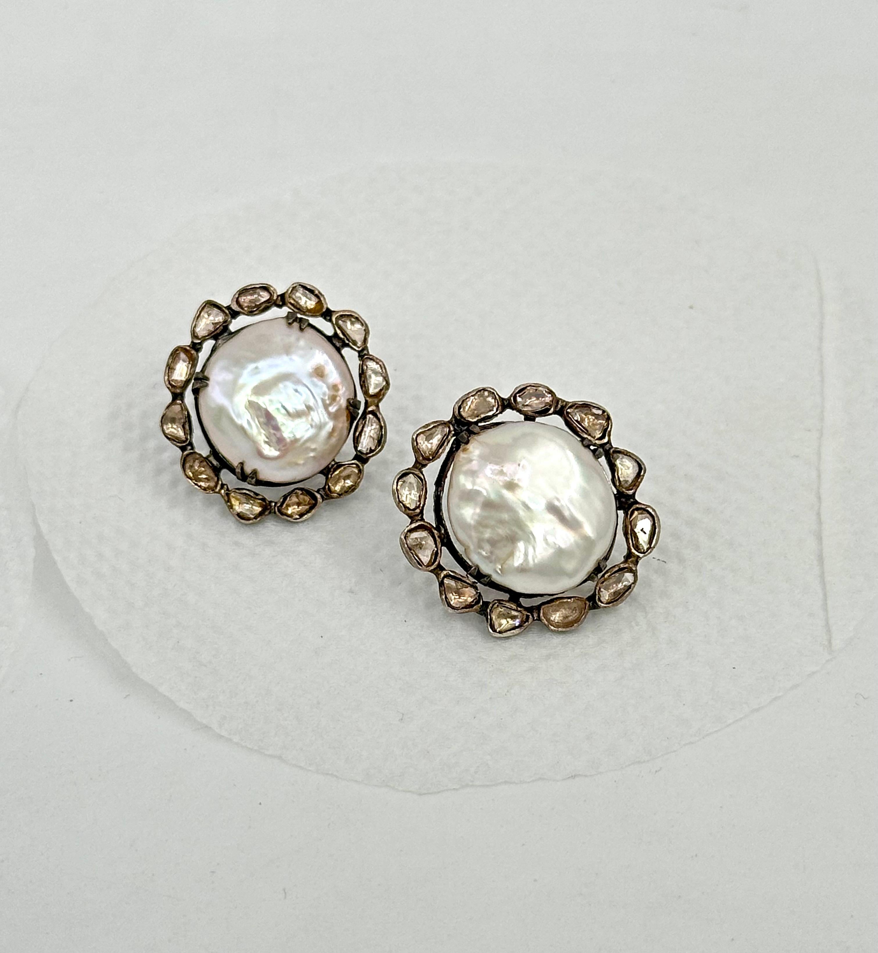 Retro Natural uncut diamonds sterling silver baroque pearl stud earrings In New Condition For Sale In Delhi, DL