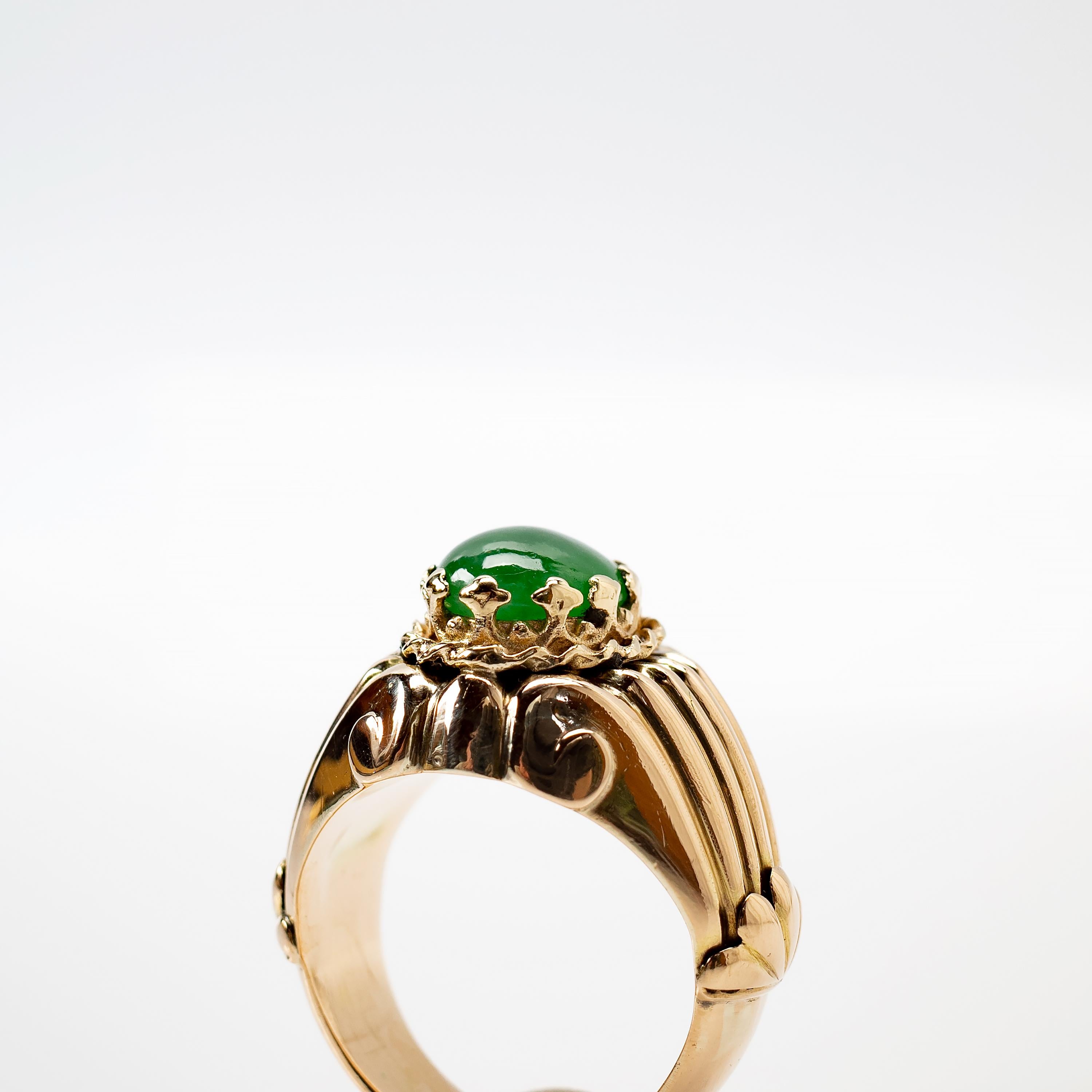 Retro Imperial Jade Ring in Regal Coronet Setting 