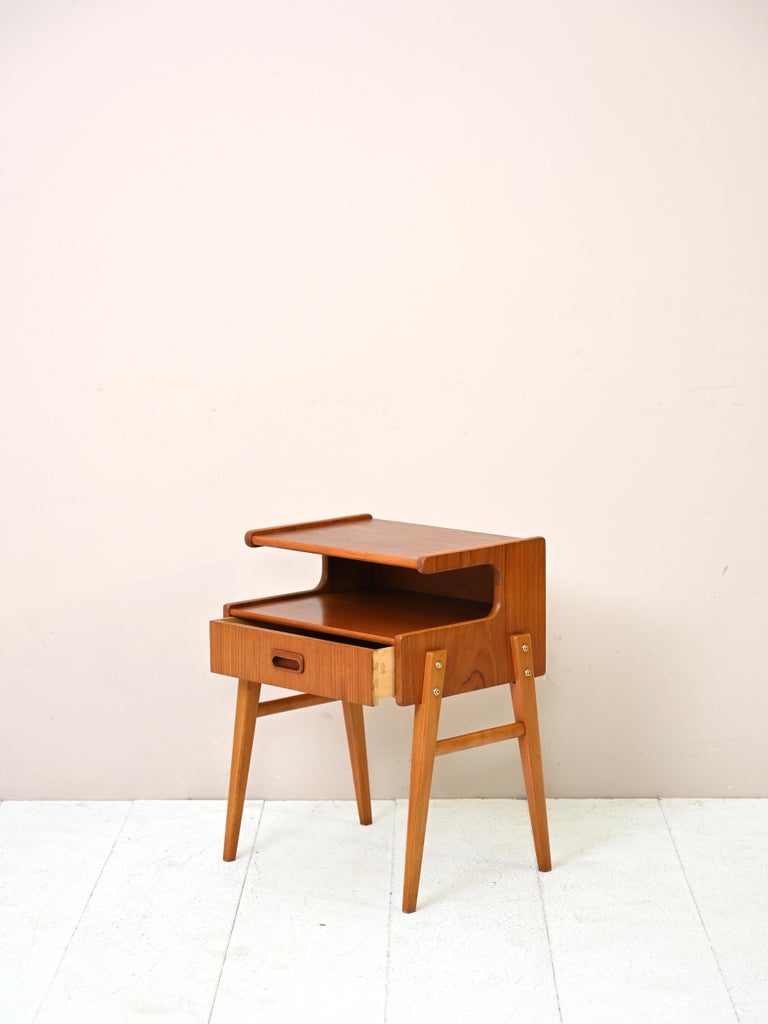 Retro Nightstand with Drawer For Sale at 1stDibs