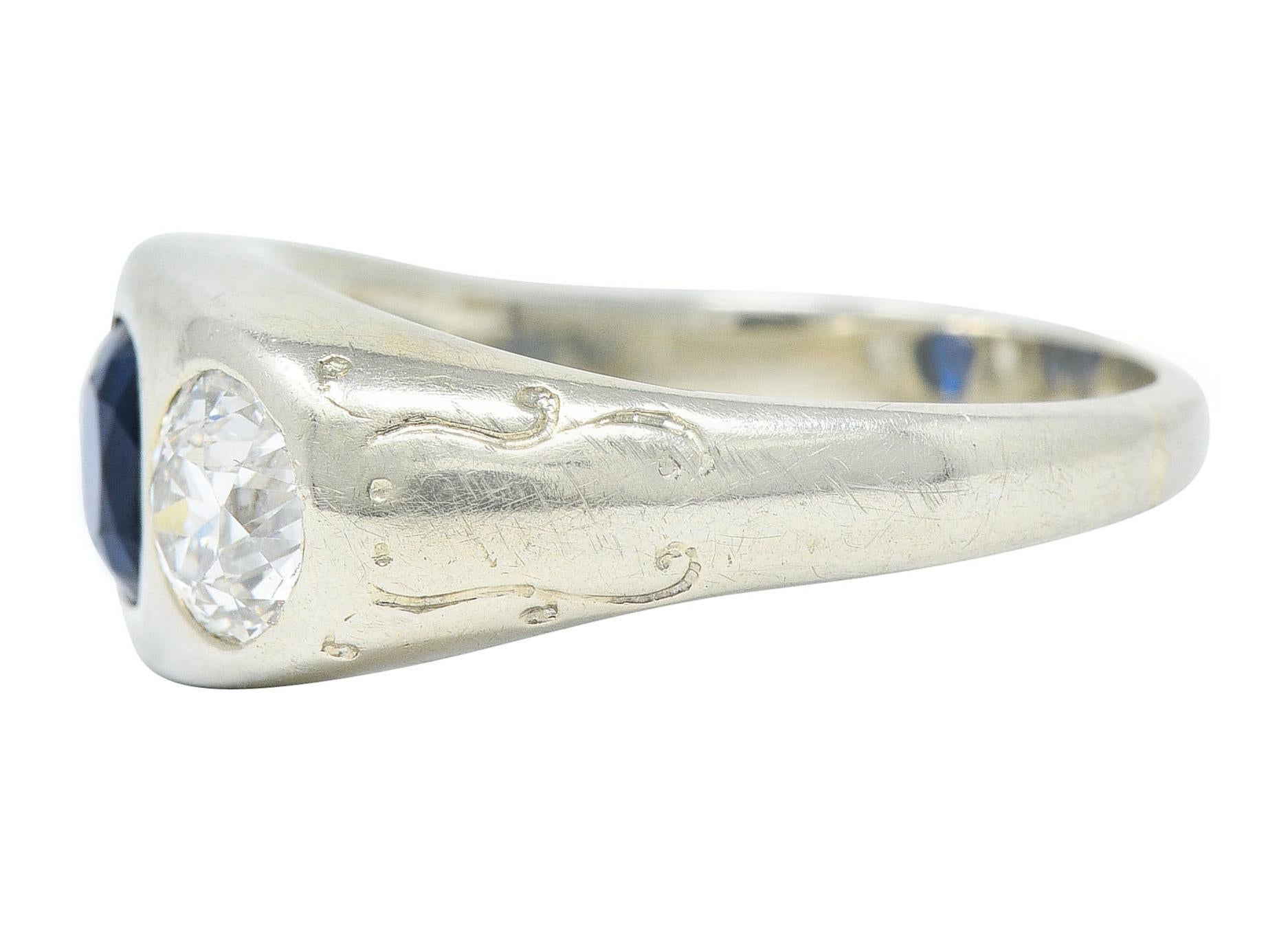 Retro No Heat Sapphire Diamond 18 Karat White Gold Gypsy Unisex Ring GIA In Excellent Condition In Philadelphia, PA