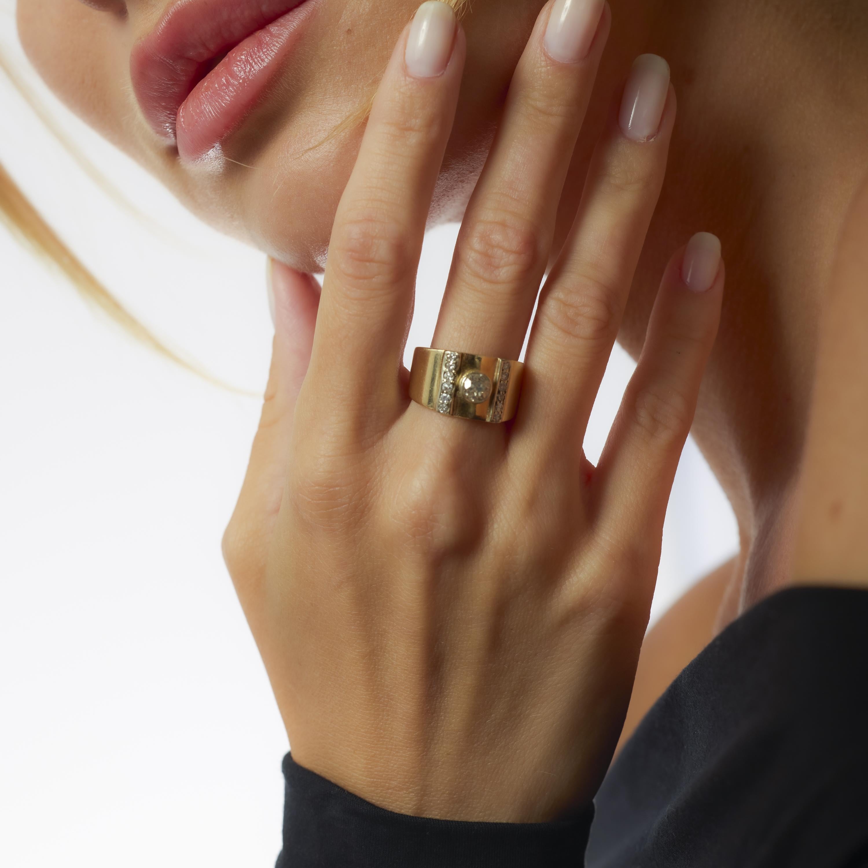 Retro old cut diamond 14k yellow gold band im Zustand „Gut“ im Angebot in Beverly Hills, CA
