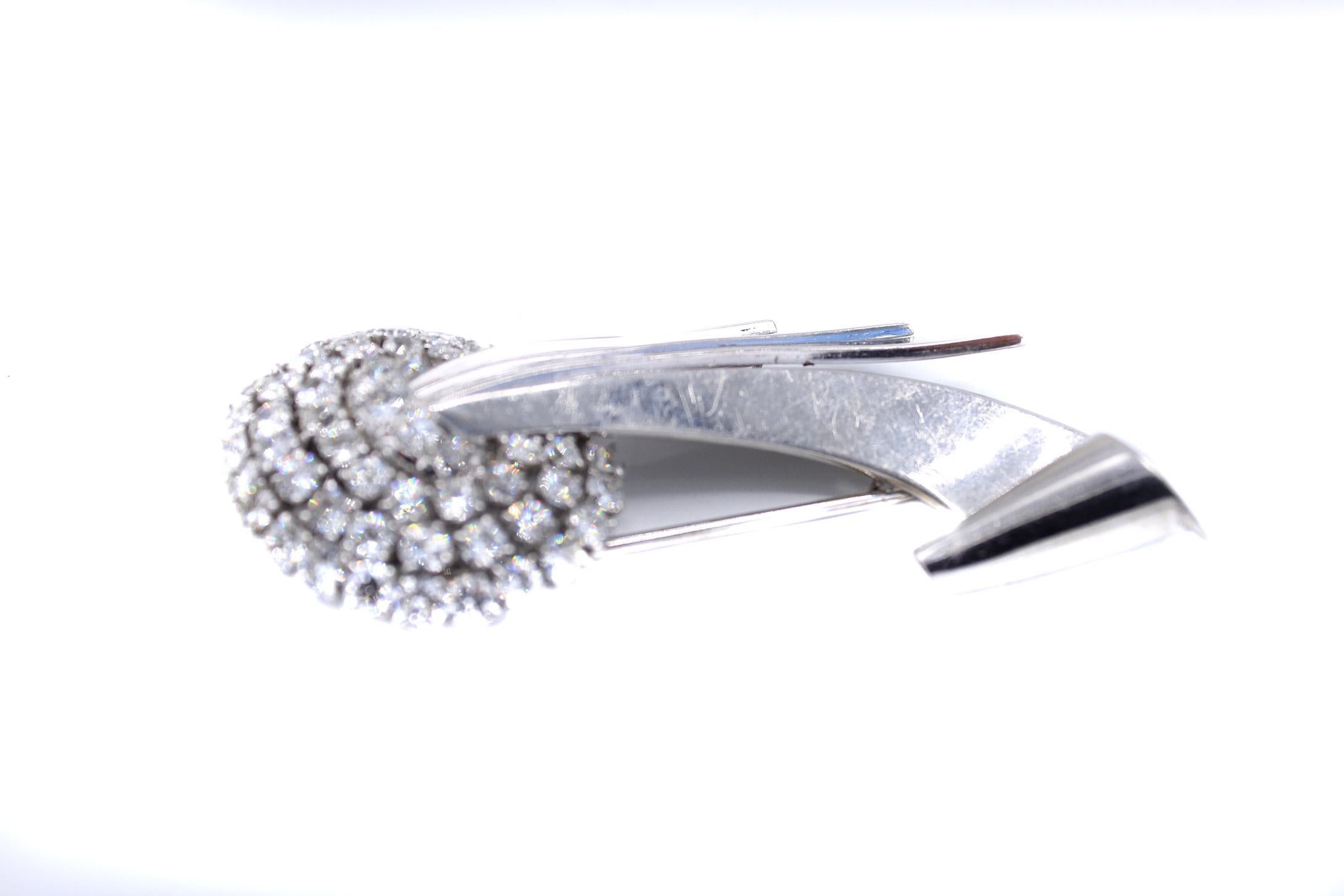 Retro Old European Cut Diamond Platinum Brooch In Excellent Condition For Sale In New York, NY