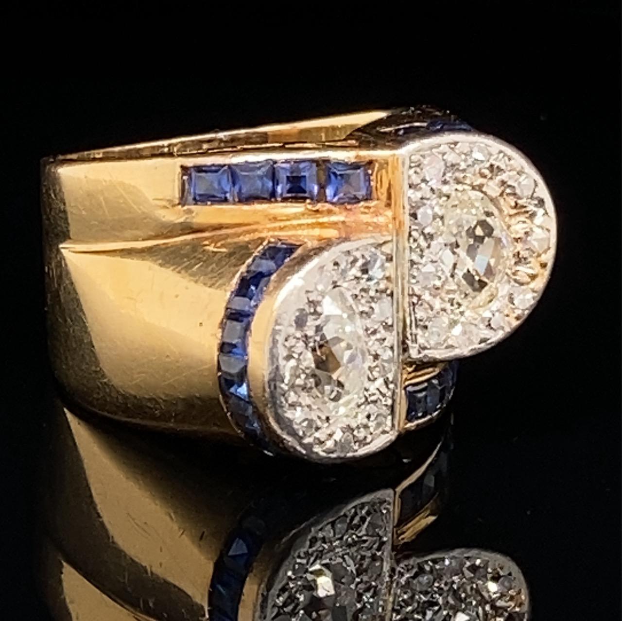 Retro, Old Mine Diamond, Sapphire and Gold Toi-e-Moi Ring, French, ca. 1940s In Good Condition In Idar-Oberstein, DE