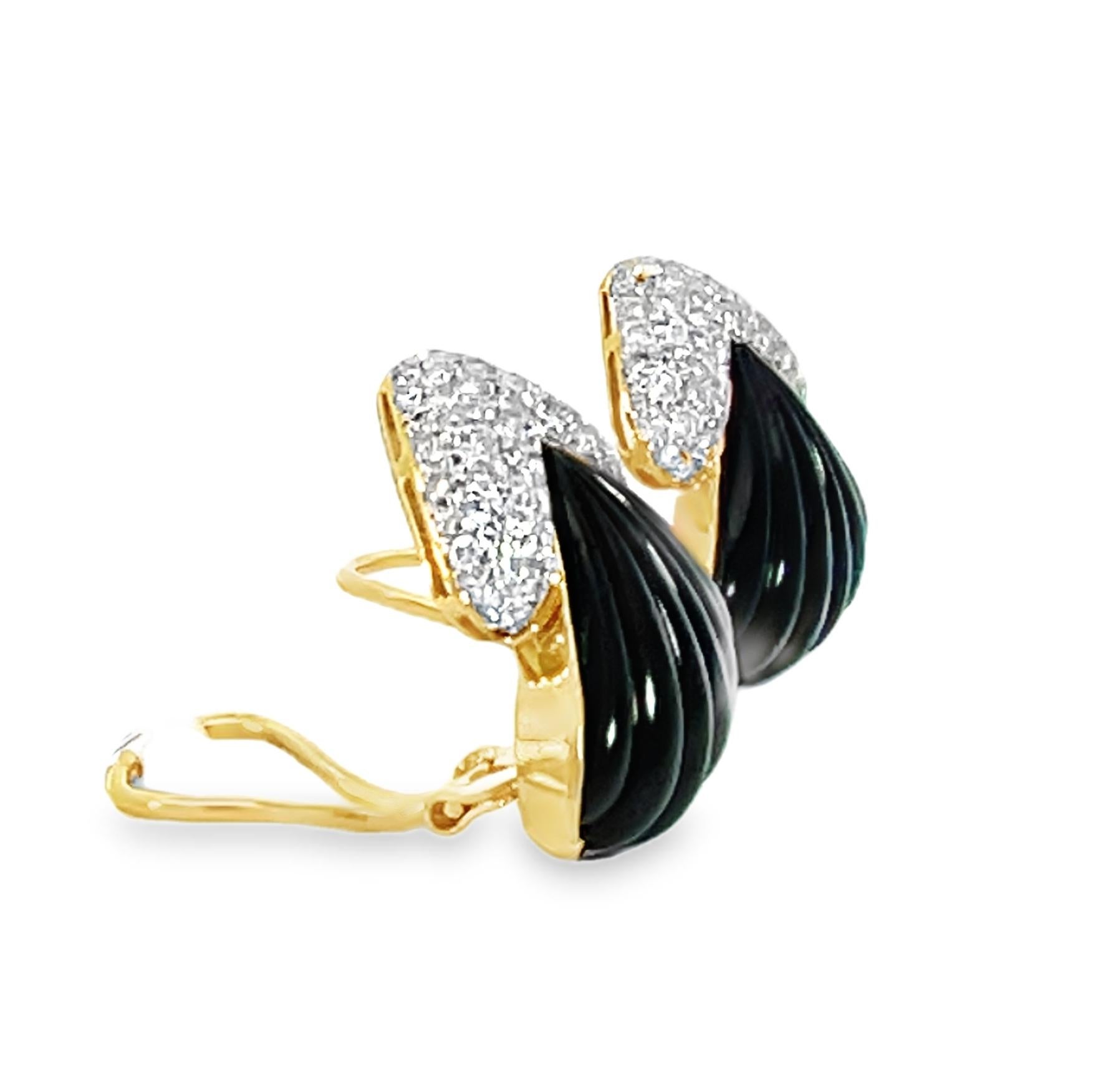 Rétro Retro Onyx Diamond Clip-On Lever-Back Seashell Earrings en vente