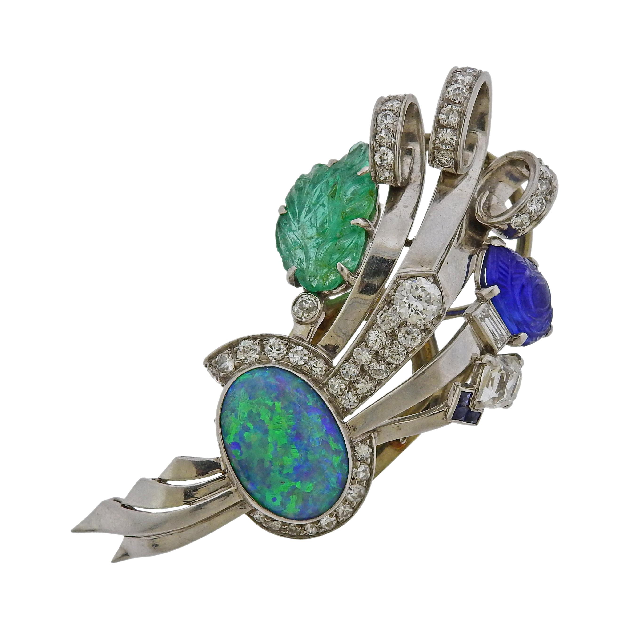 Broche rétro en platine avec opale, émeraude, saphir et diamant sculptés