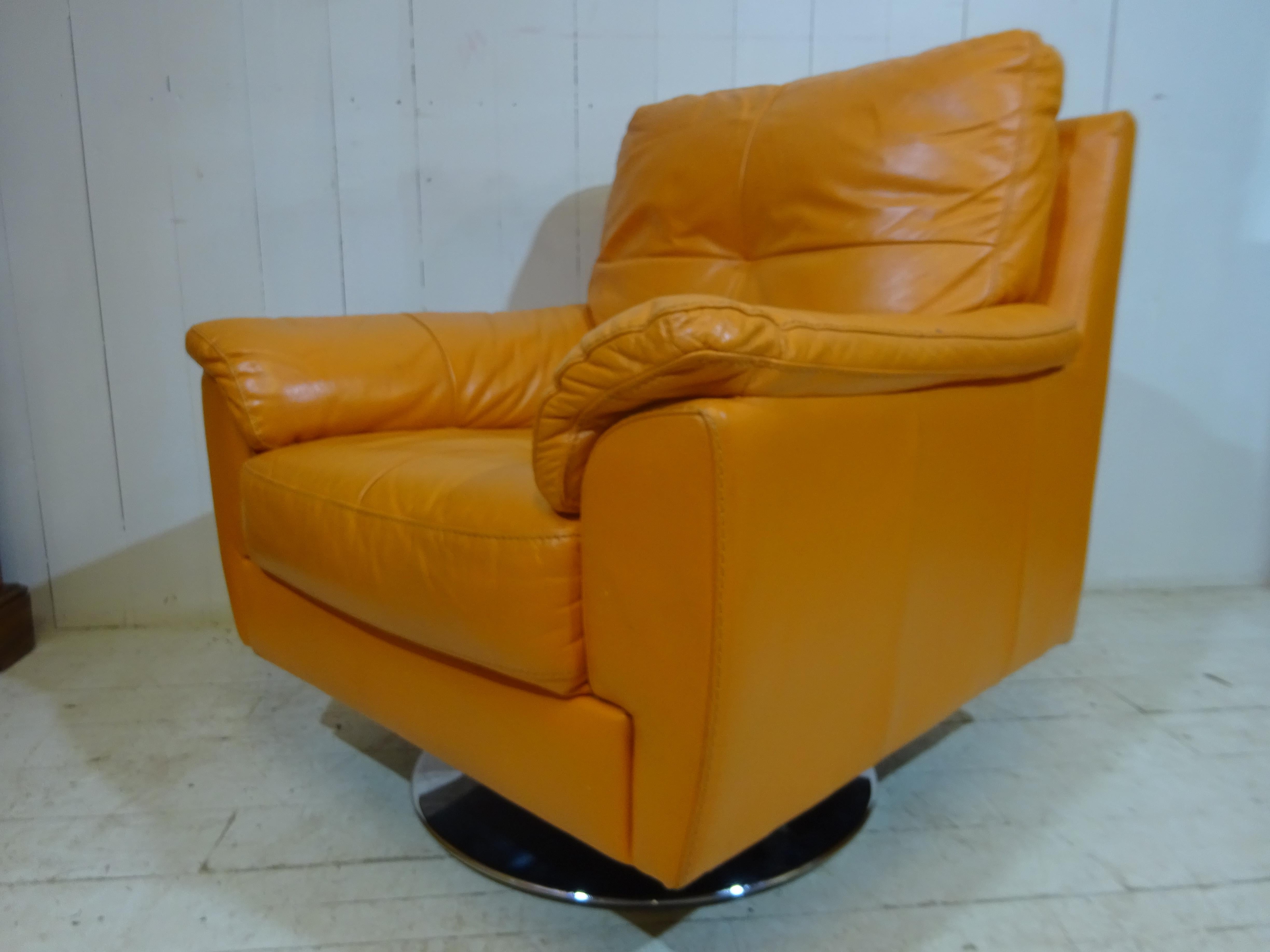 Retro Orange Leather Swivel Chair 1