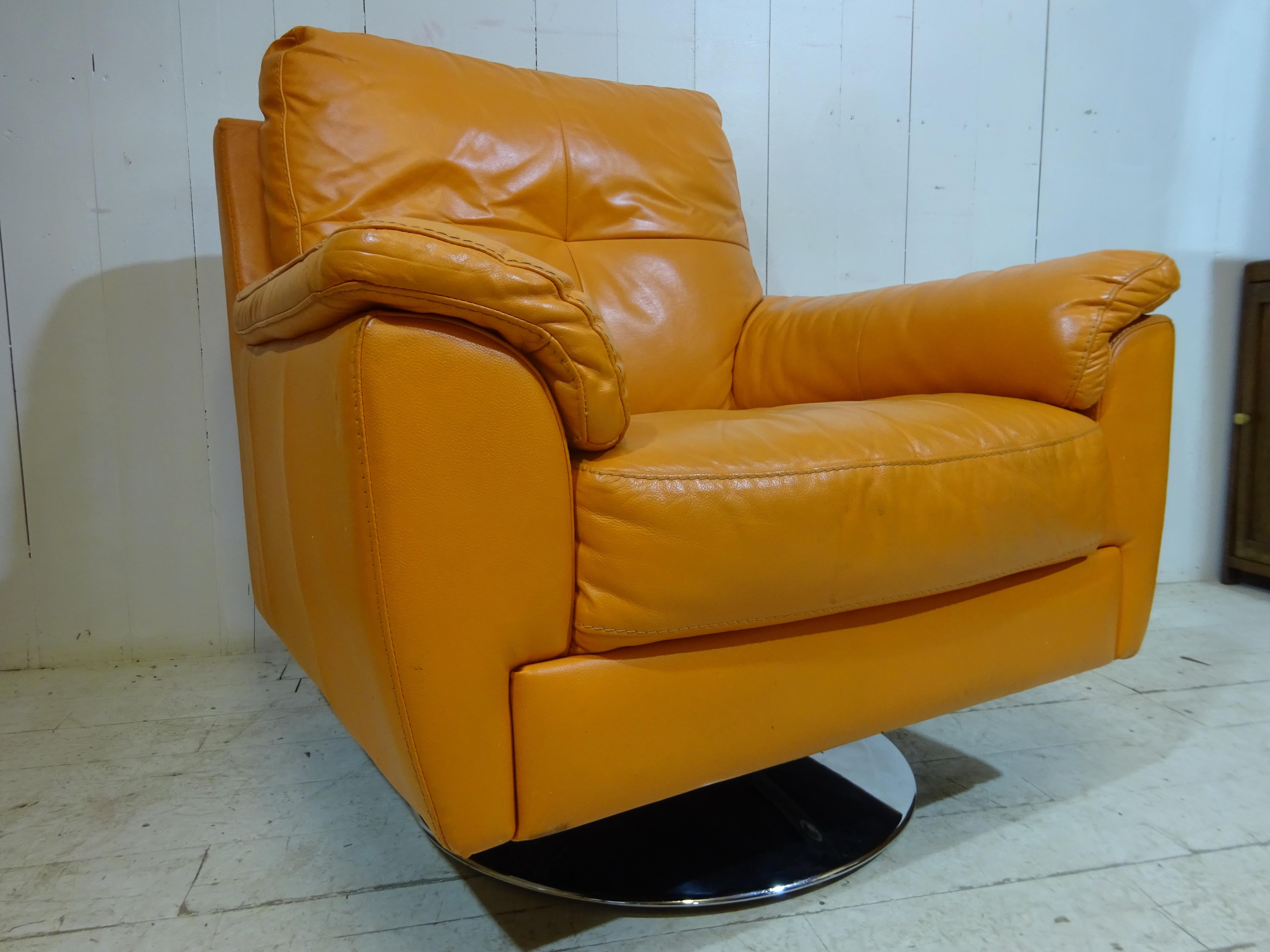 Retro Orange Leather Swivel Chair 2