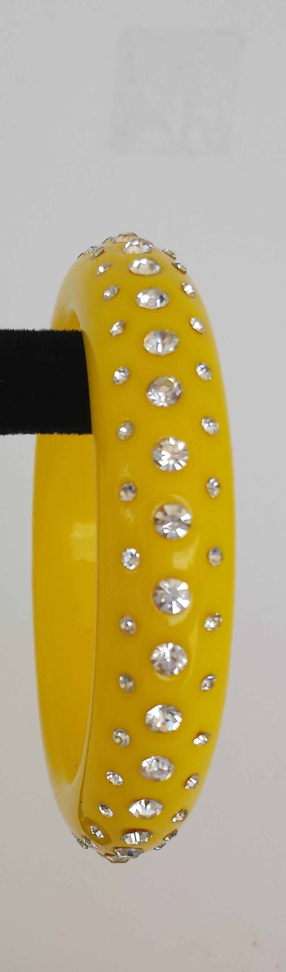 Retro Pair Yellow Bakelite 3 row Rhinestone Pave Bangle Bracelet- circa 1950s For Sale 1