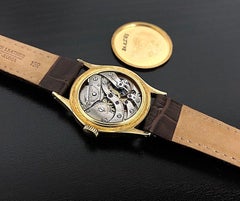 Retro Sub-Dial Patek Philippe & Co Hand-Winding 18 Karat Gold Vintage Watch