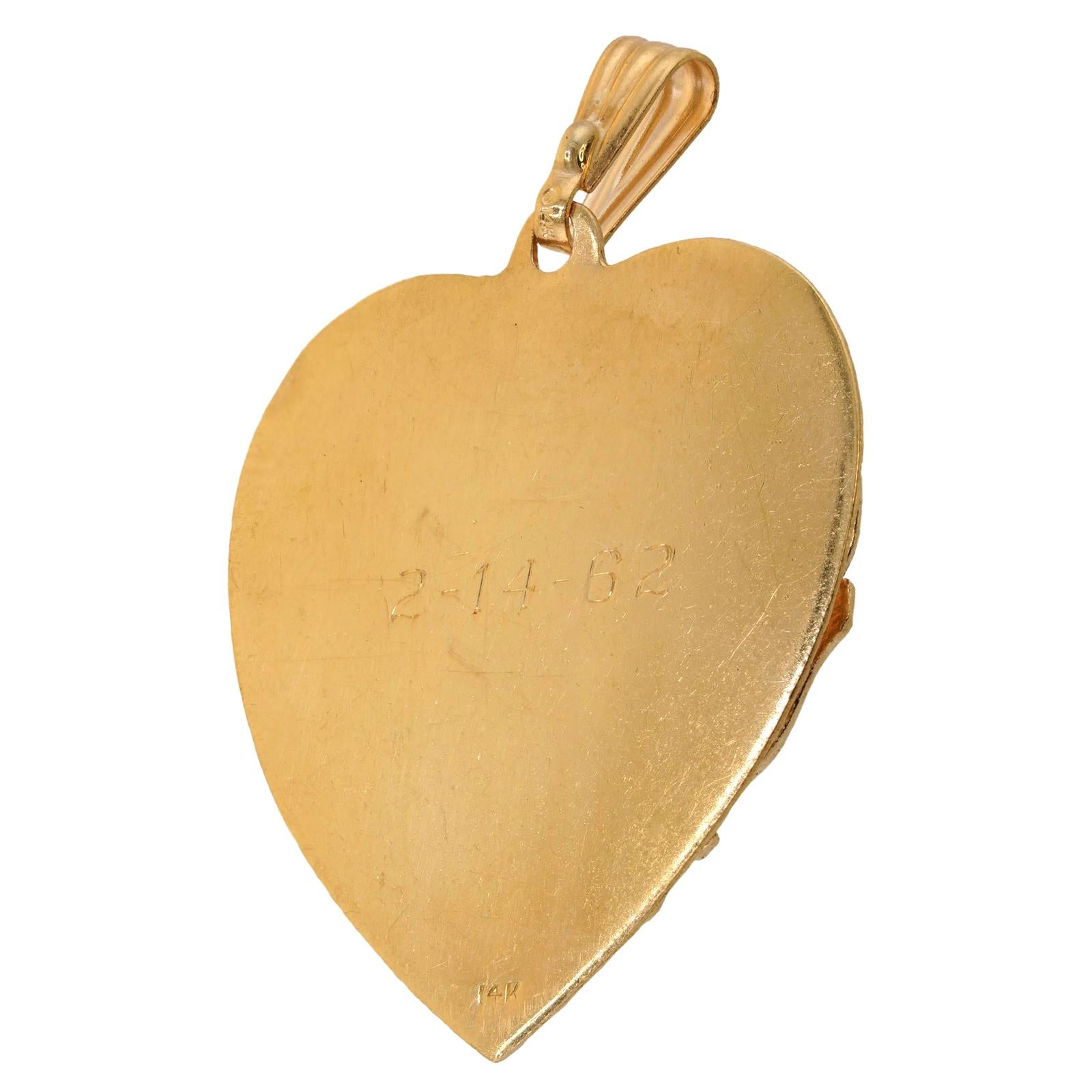 Retro Pearl 14k Yellow Gold Ballerina Heart Pendant In Good Condition For Sale In New York, NY