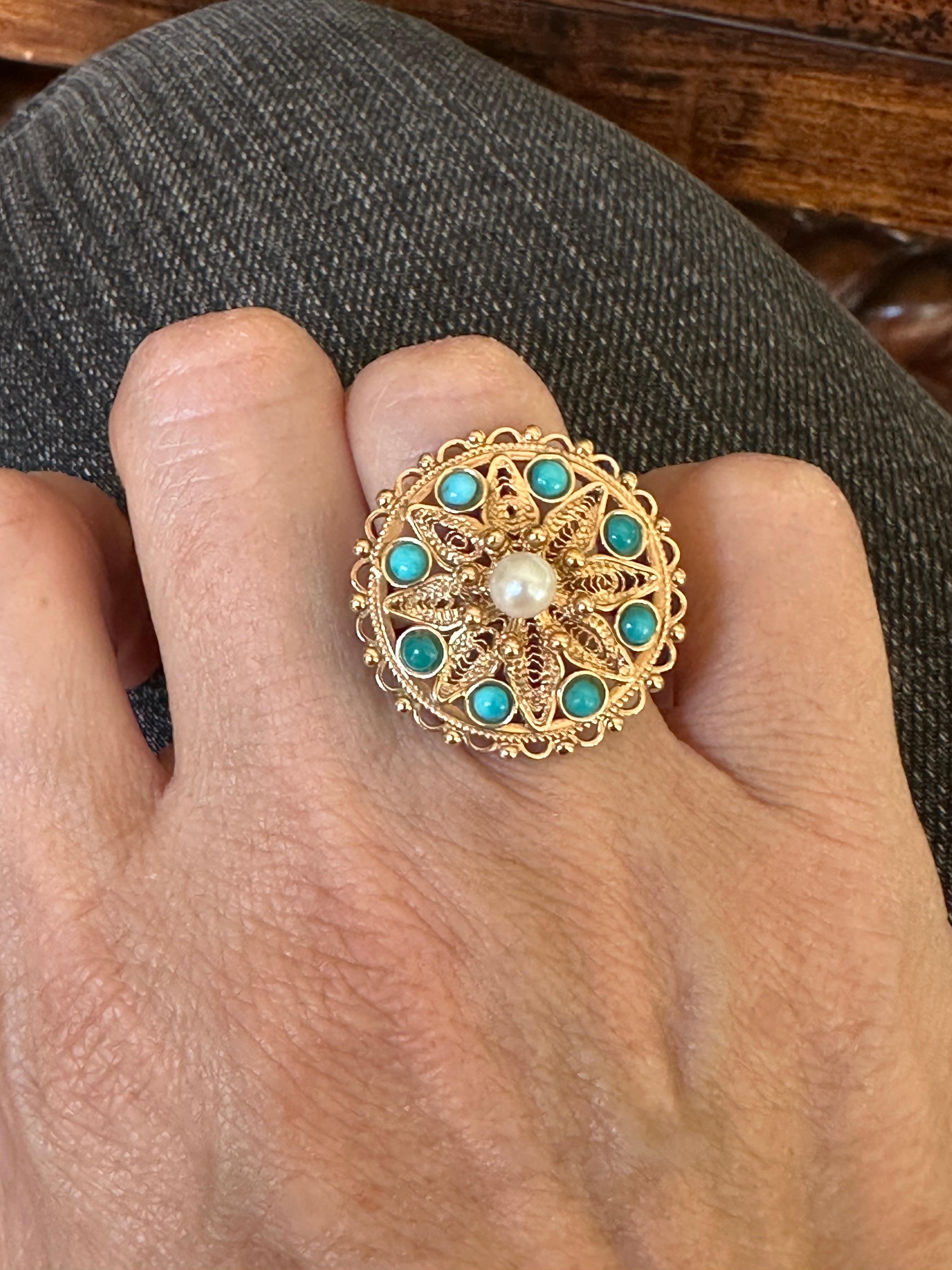 Bague cocktail rétro avec fleur en perles et turquoise persane naturelle en vente 1