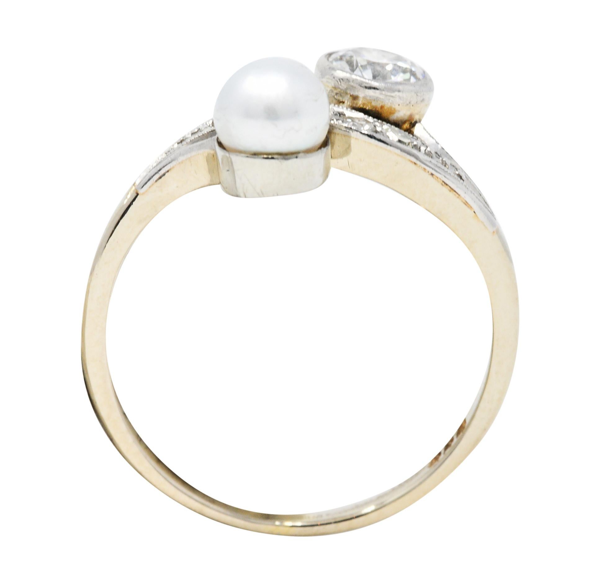 Women's or Men's Retro Pearl Diamond 14 Karat White Gold Toi Et Moi Ring