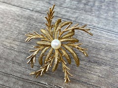 Retro Pearl Yellow Gold Brooch Natural Nacreous White Gem Unisex Floral Jewels