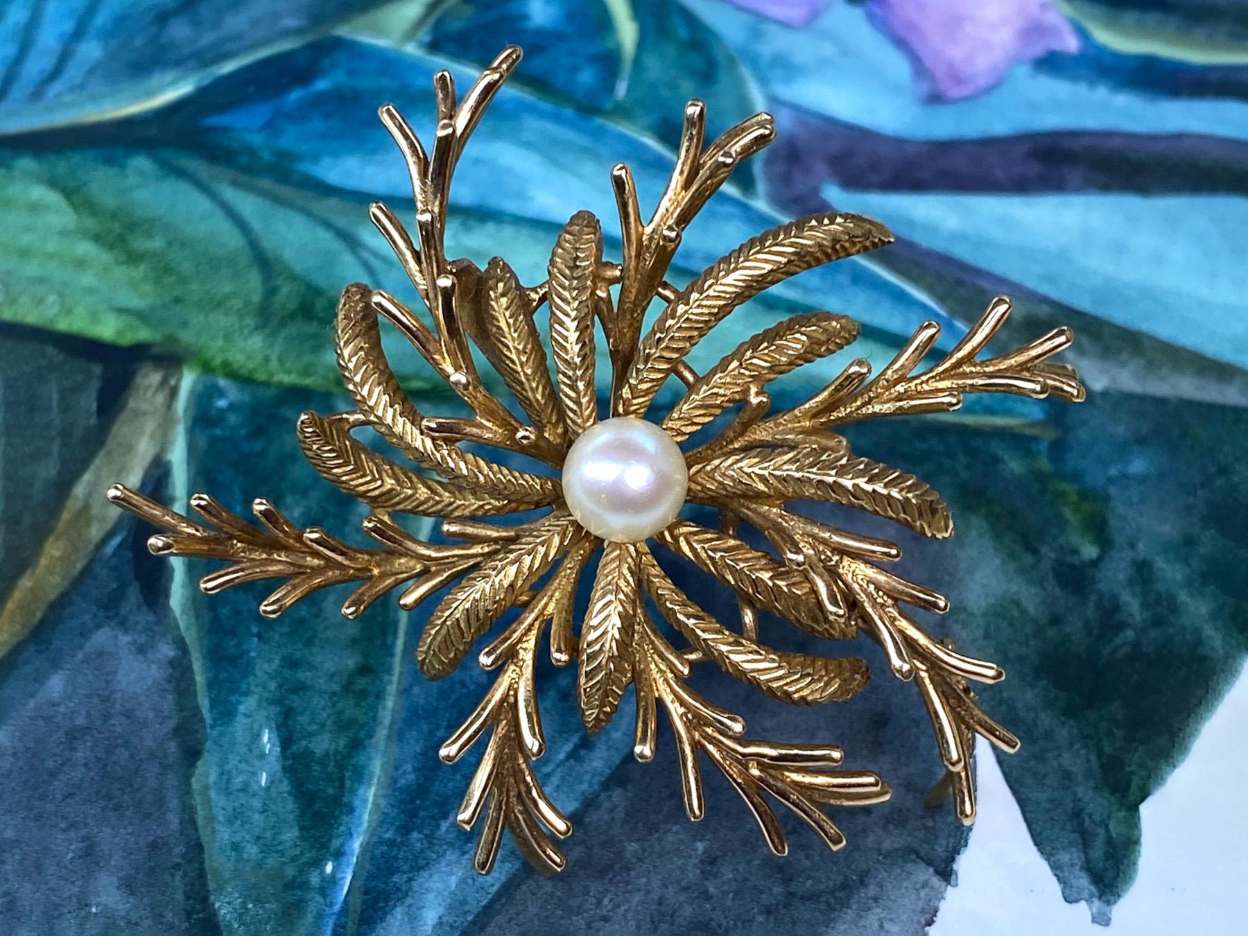 Artisan Retro Pearl Yellow Gold Brooch Natural Nacreous White Gem Unisex Floral Jewels For Sale