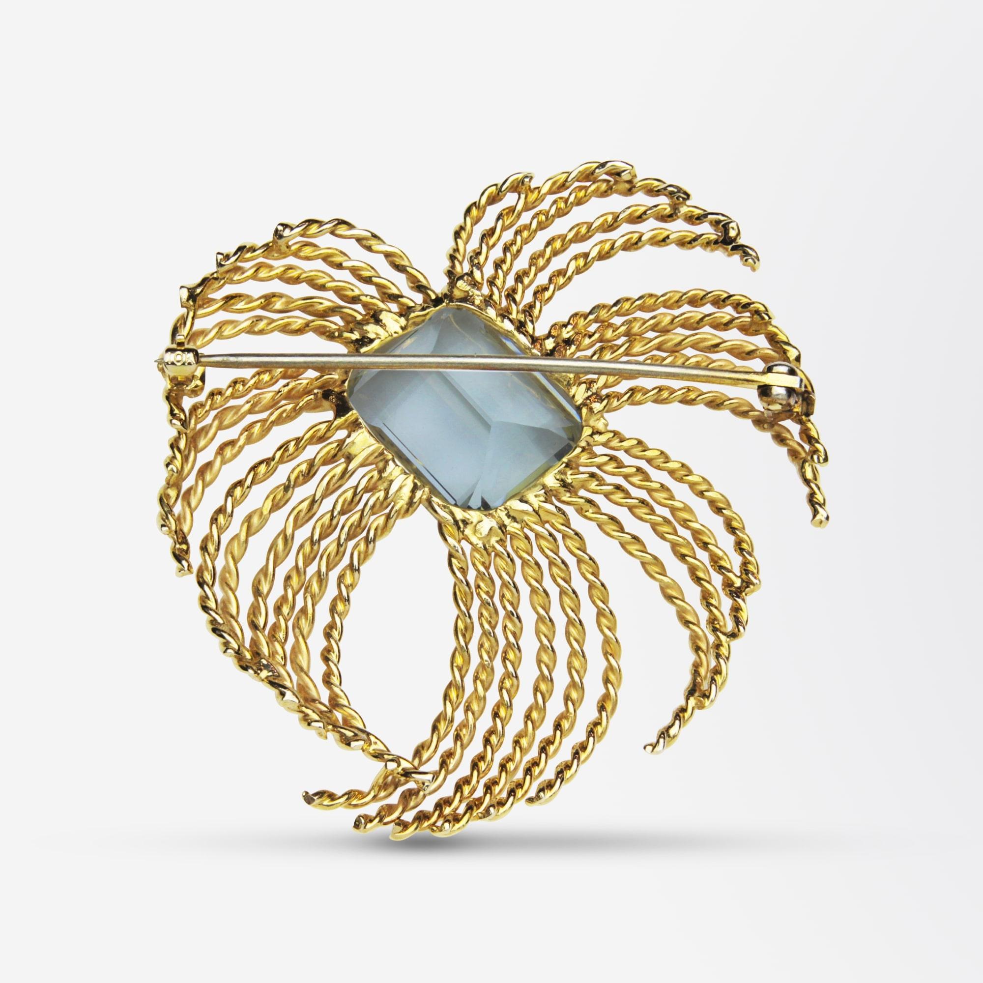 Women's or Men's Retro Period, Gold and Aquamarine Brooch Pin For Sale