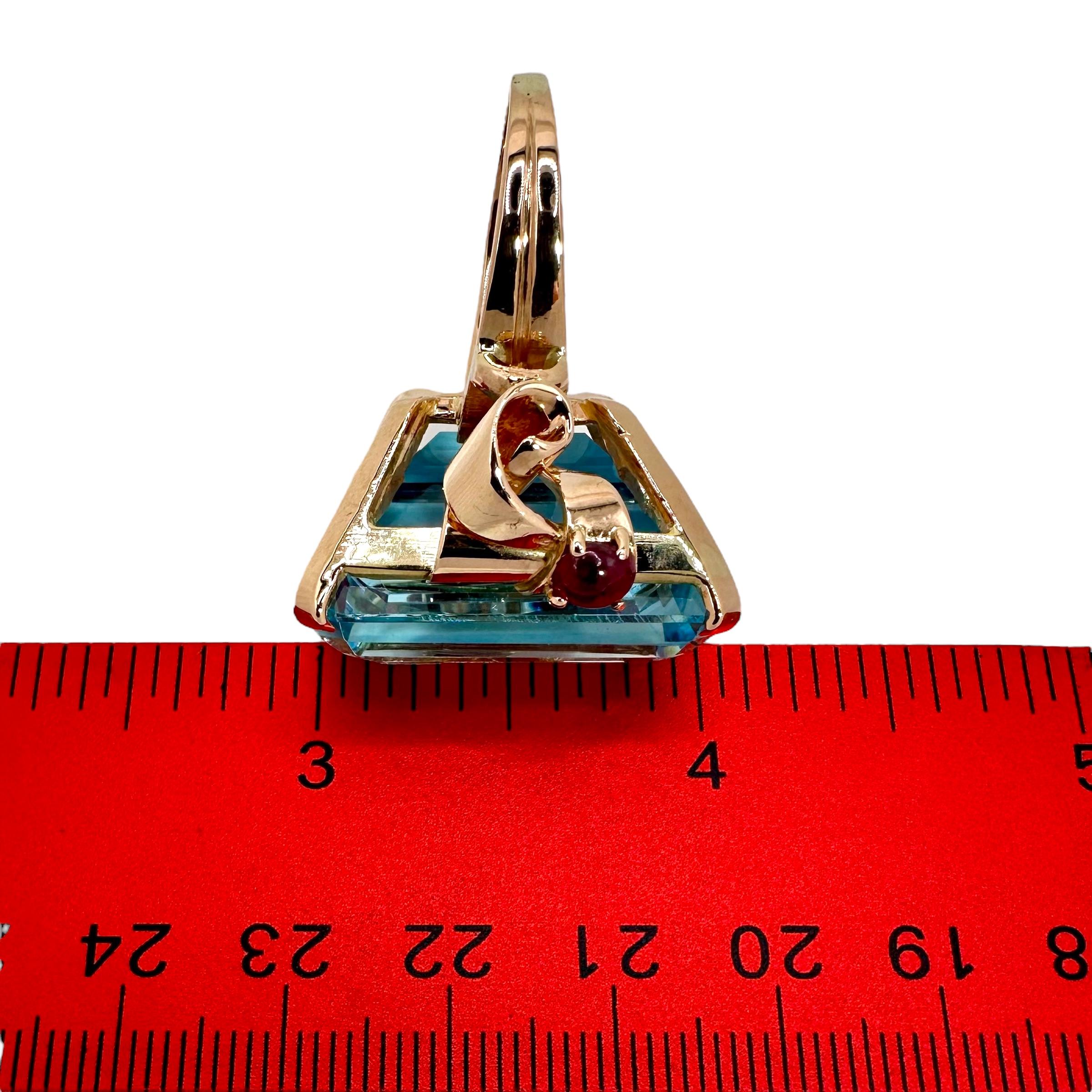 Retro Period Rose Gold Ring with 51ct Aquamarine and Cabochon Rubies For Sale 5
