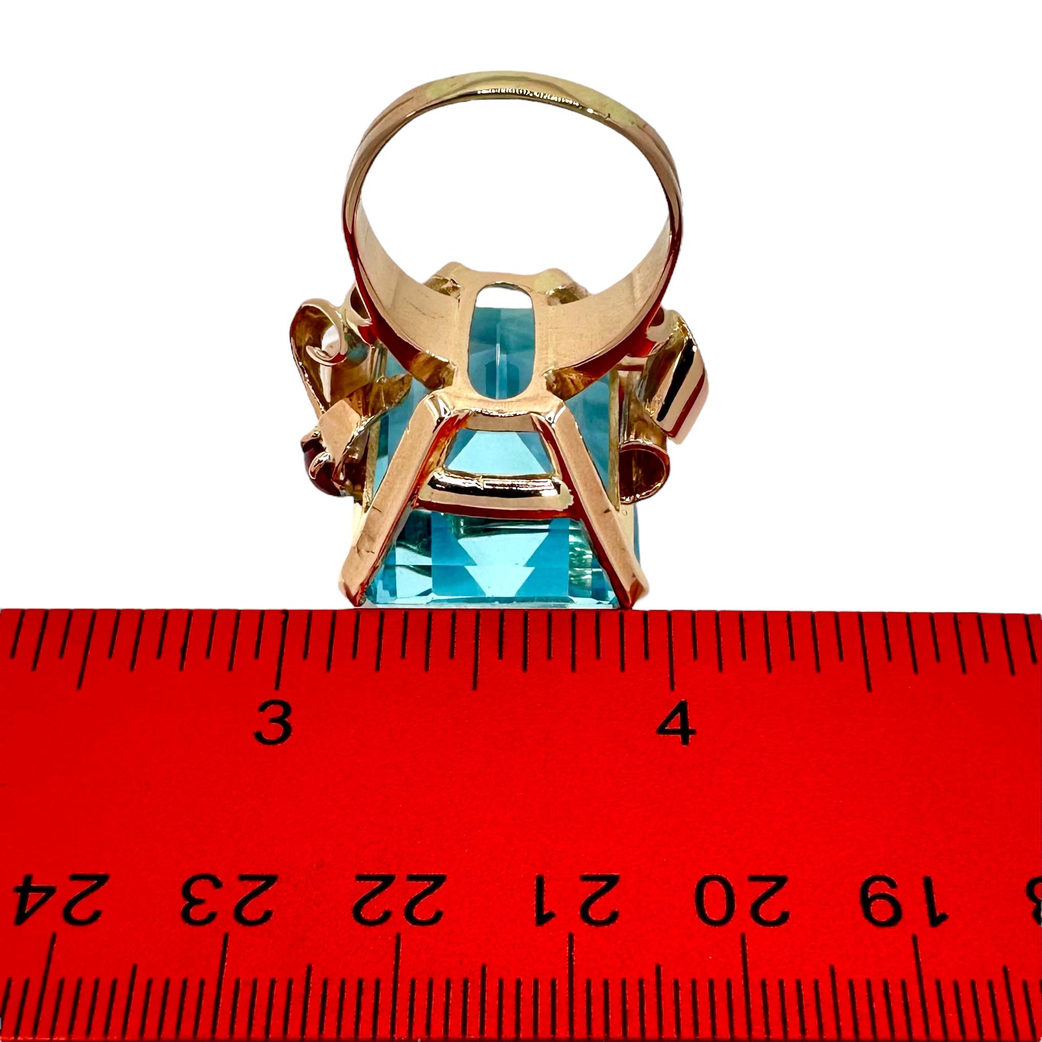 Retro Period Rose Gold Ring with 51ct Aquamarine and Cabochon Rubies For Sale 6