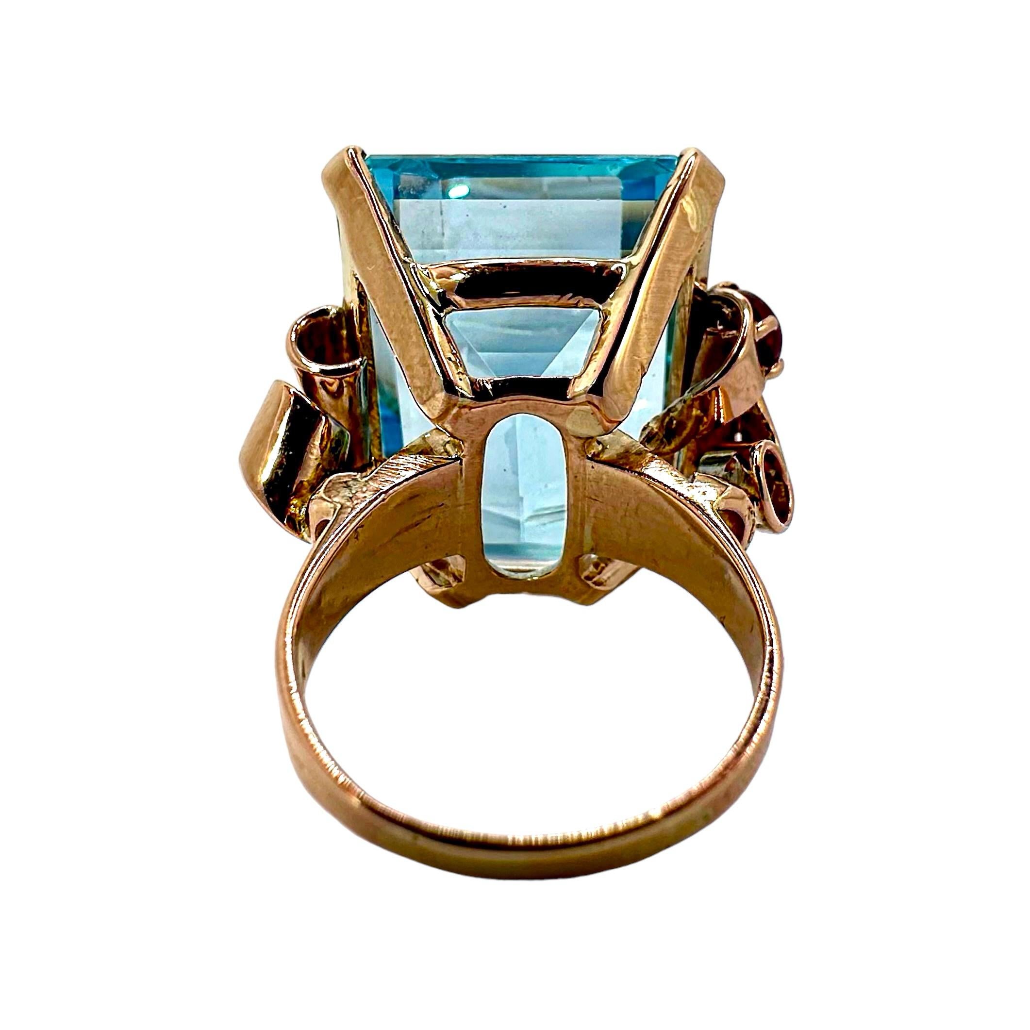 Retro Period Rose Gold Ring with 51ct Aquamarine and Cabochon Rubies In Good Condition For Sale In Palm Beach, FL