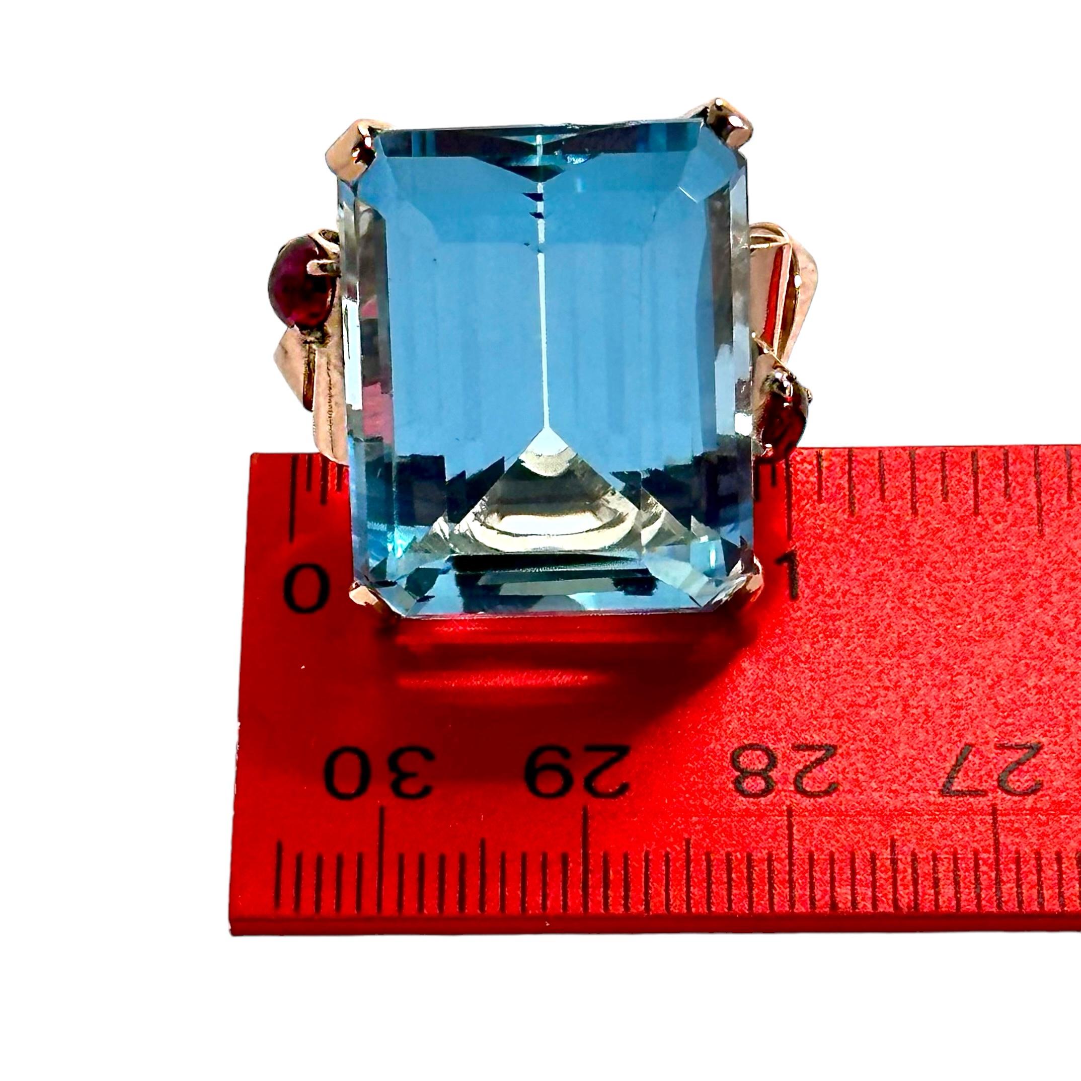 Retro Period Rose Gold Ring with 51ct Aquamarine and Cabochon Rubies For Sale 3