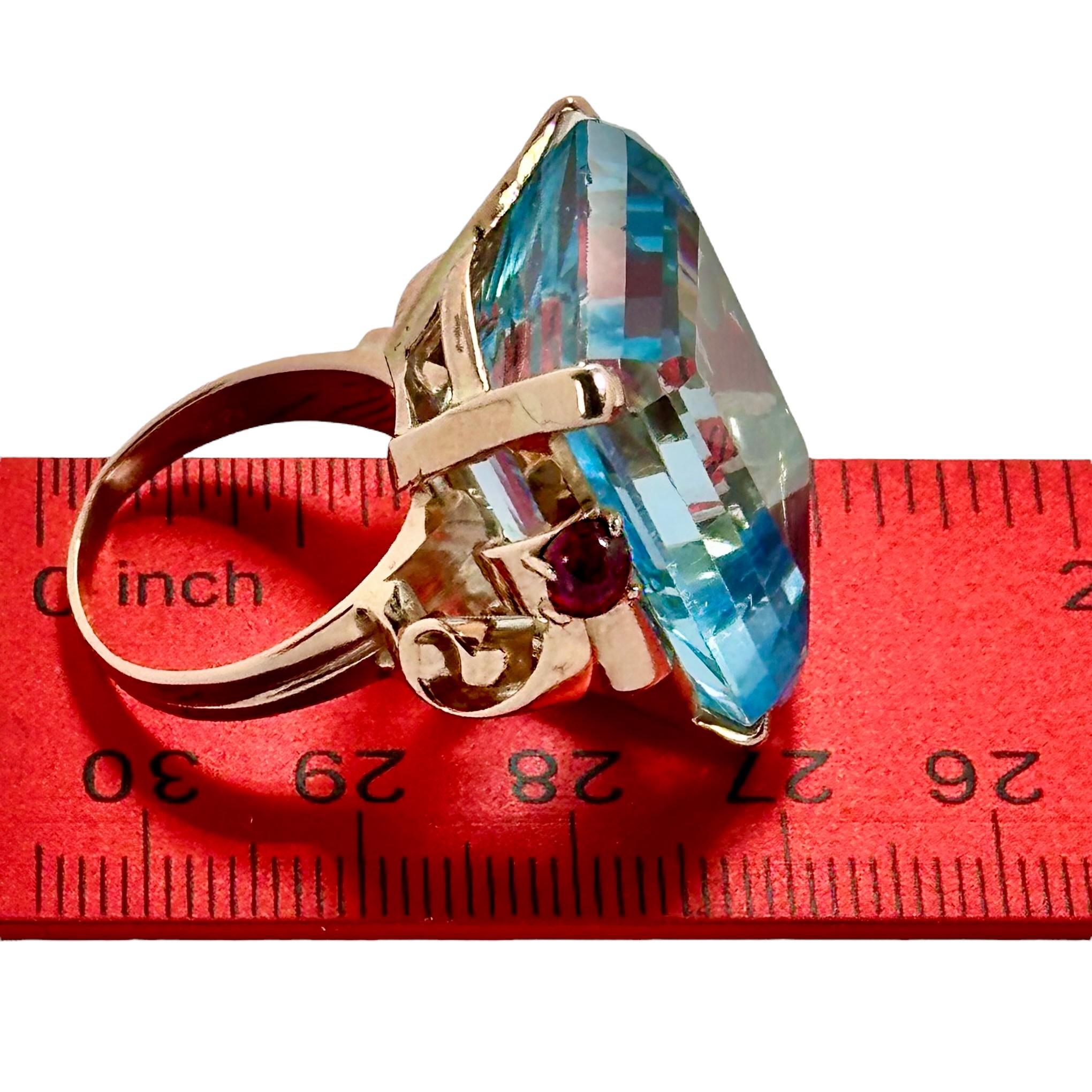 Retro Period Rose Gold Ring with 51ct Aquamarine and Cabochon Rubies For Sale 4