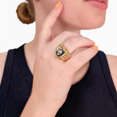 Retro-Ring „Turnit“ von Peter Lindeman mit Wall-Street-Stier und -Bär aus 18-karätigem Gold und Emaille
