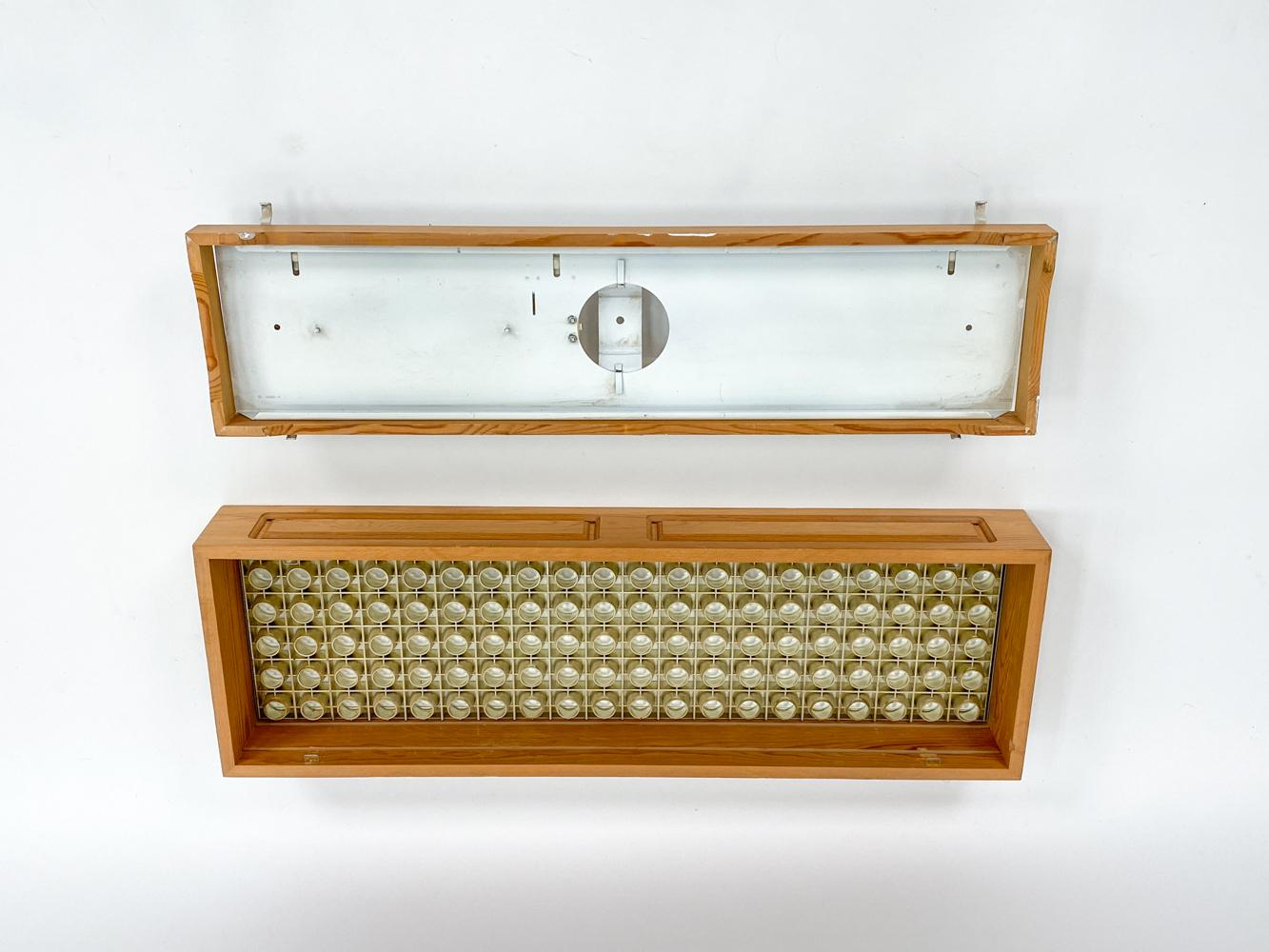 Retro Pine Flush-Mount Linear Ceiling Light in the Style of Paavo Tynell For Sale 4