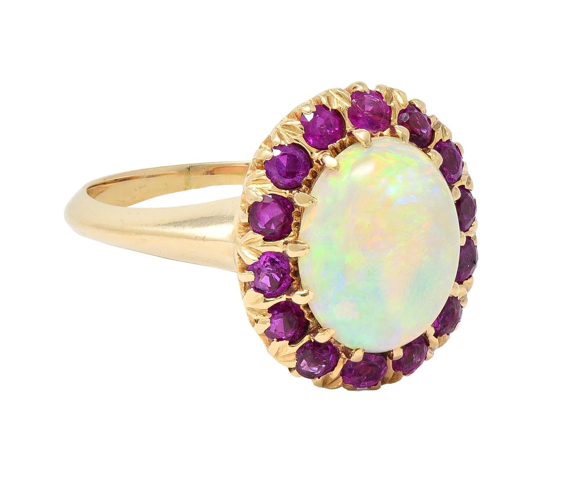 Cabochon Anello aureola retrò in oro giallo 14 carati con zaffiro rosa e opale in vendita