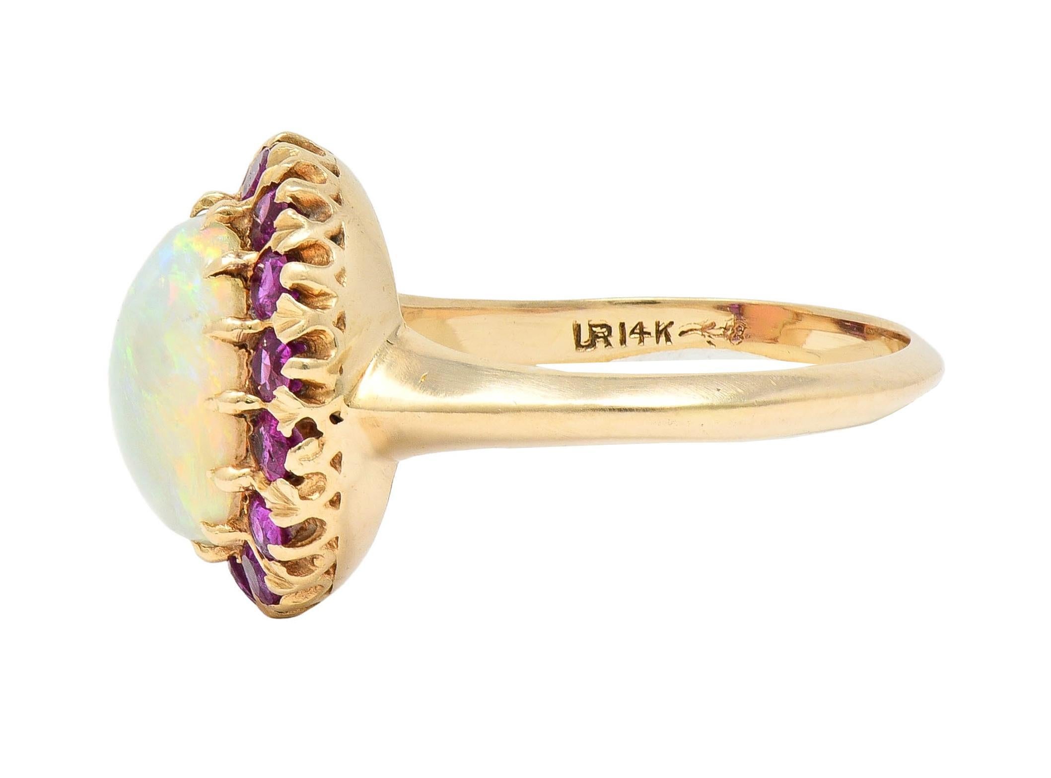 Anello aureola retrò in oro giallo 14 carati con zaffiro rosa e opale in vendita 2