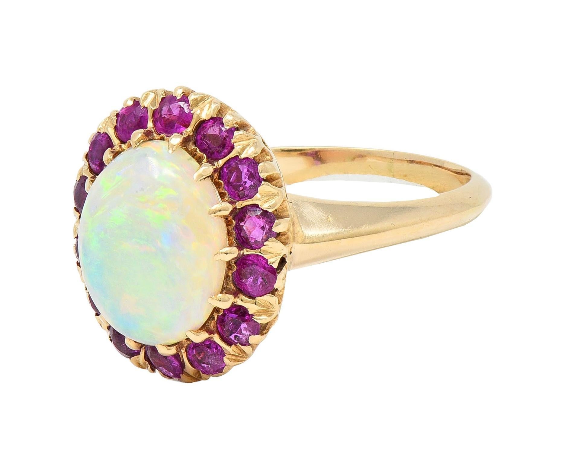 Anello aureola retrò in oro giallo 14 carati con zaffiro rosa e opale in vendita 3