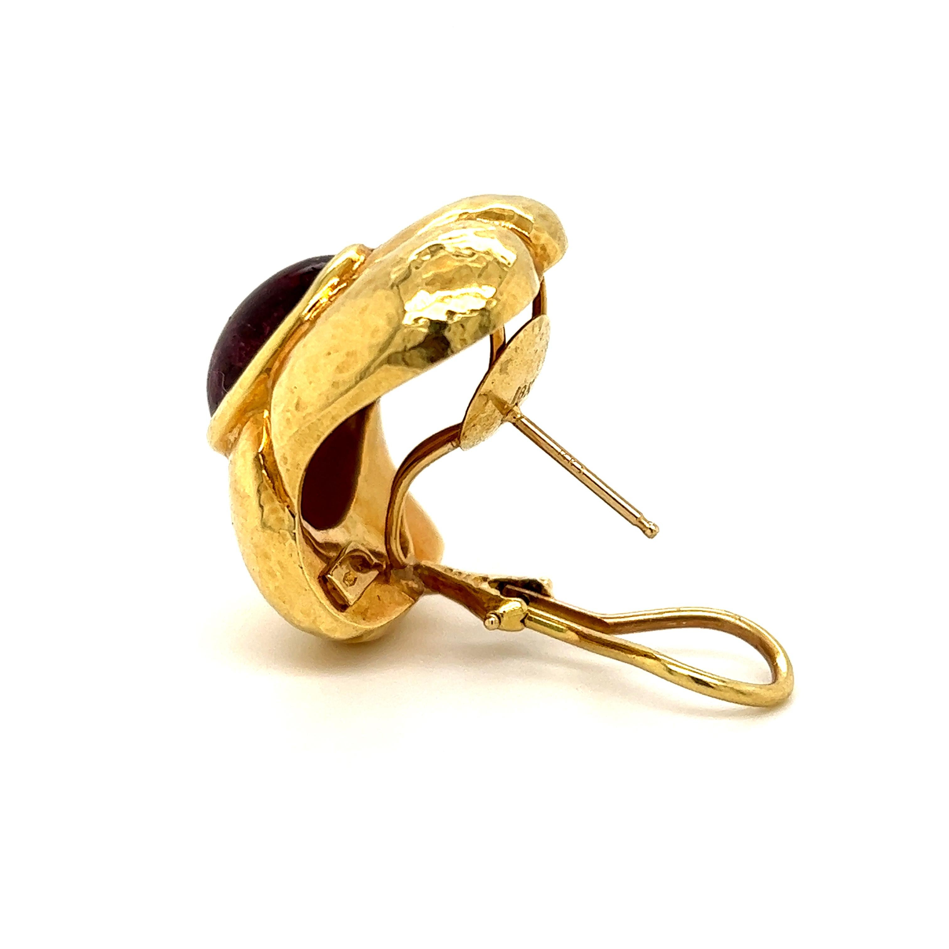 Retro Rosa Turmalin 18k gehämmerte Gold geschwungene Ohrringe im Zustand „Gut“ im Angebot in MIAMI, FL