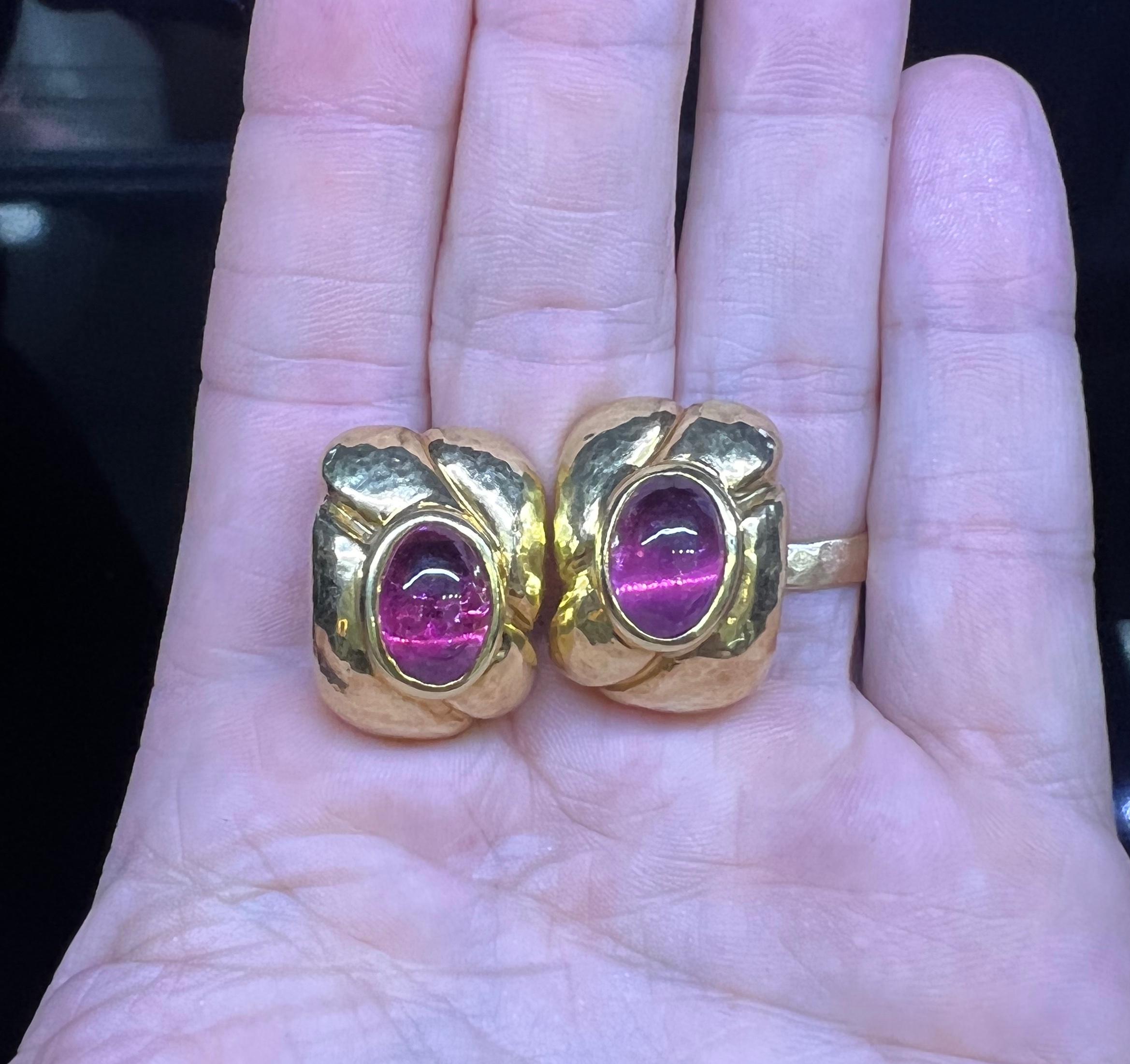 Retro Pink Tourmaline 18k Hammered Gold Curved Earrings For Sale 1