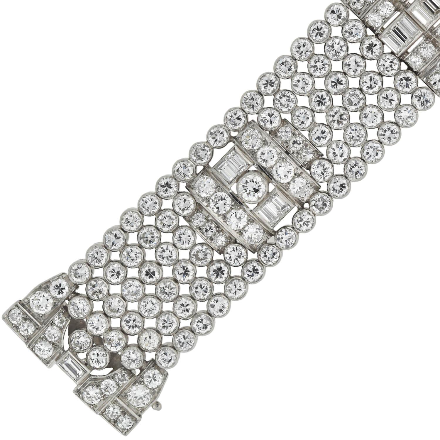 Retro Platinum 32.00 Total Carat Diamond Link Bracelet For Sale 1