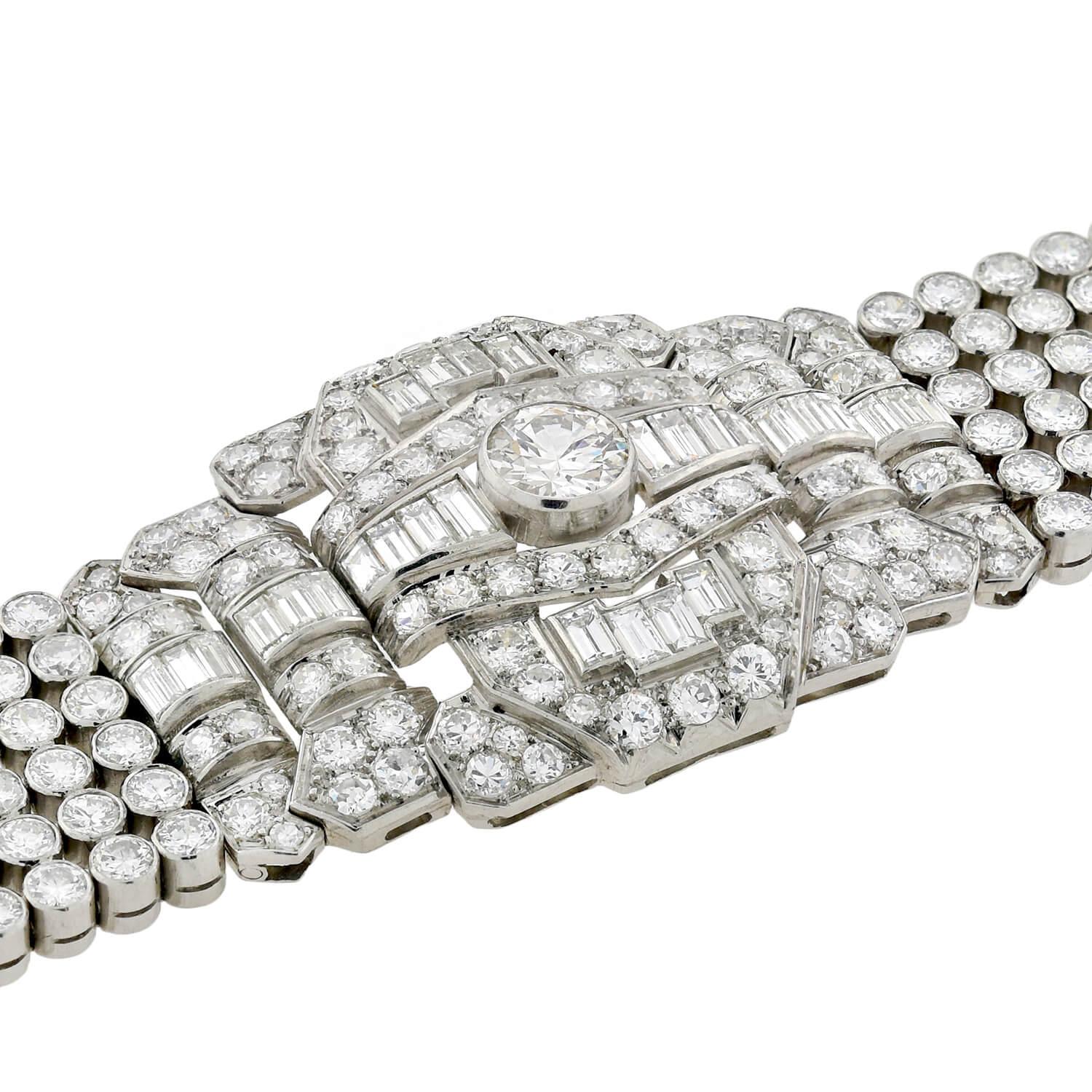 Retro Platinum 32.00 Total Carat Diamond Link Bracelet For Sale 4