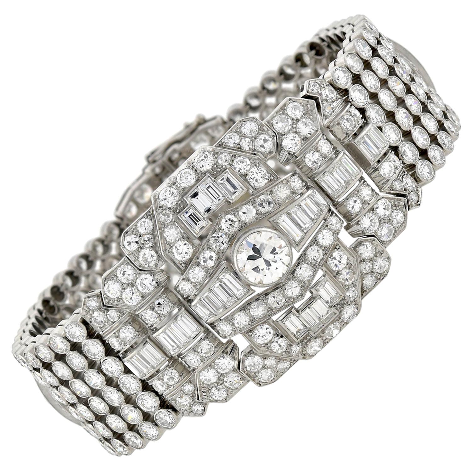 Retro Platinum 32.00 Total Carat Diamond Link Bracelet For Sale