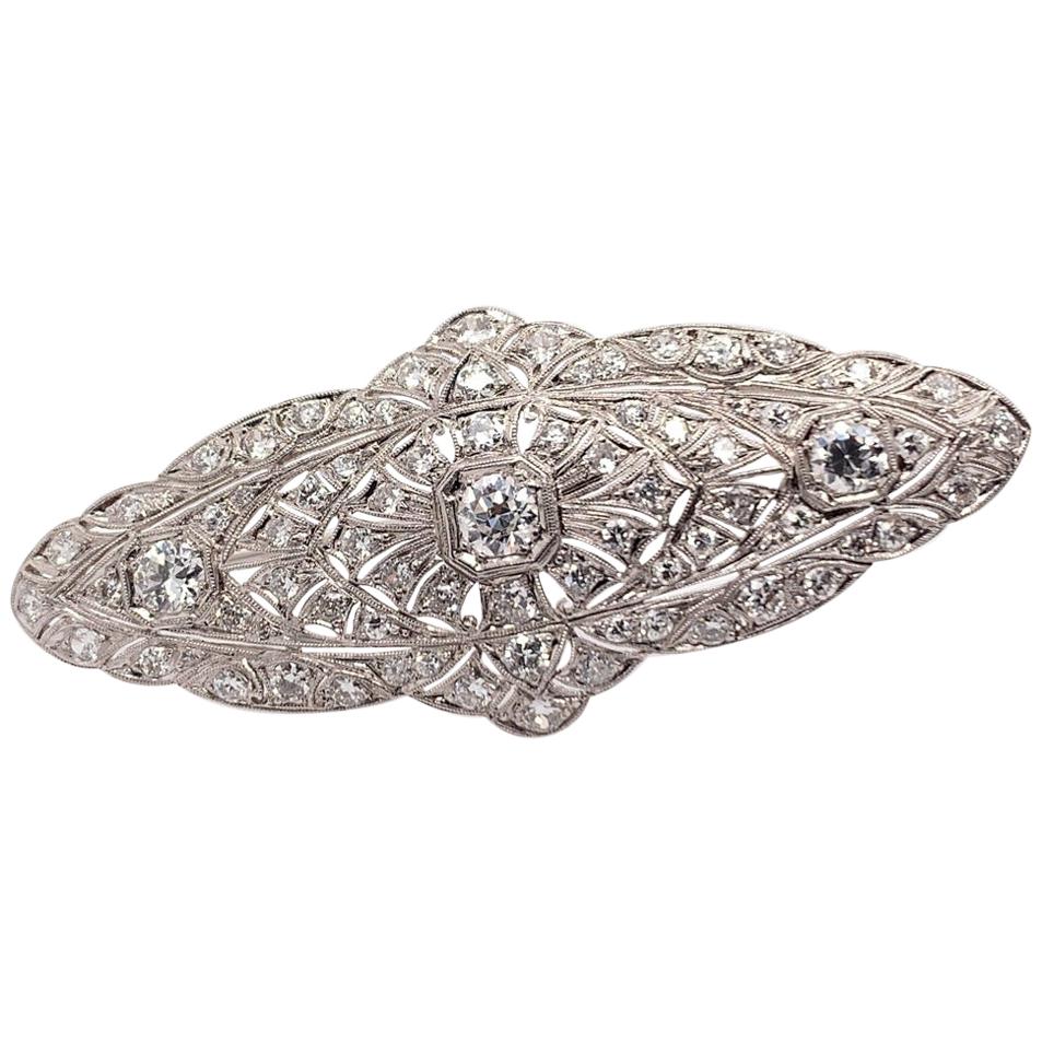 Brooche rétro en platine avec diamants blancs ronds naturels de 4 carats de type Vieille Europe, vers 1975