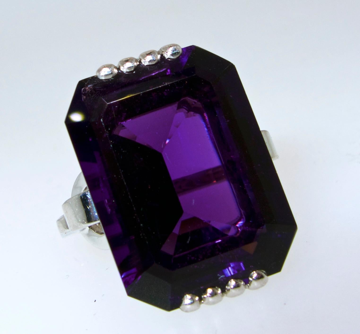 Retro Platinum and Amethyst Ring, circa 1950 In Excellent Condition In Aspen, CO