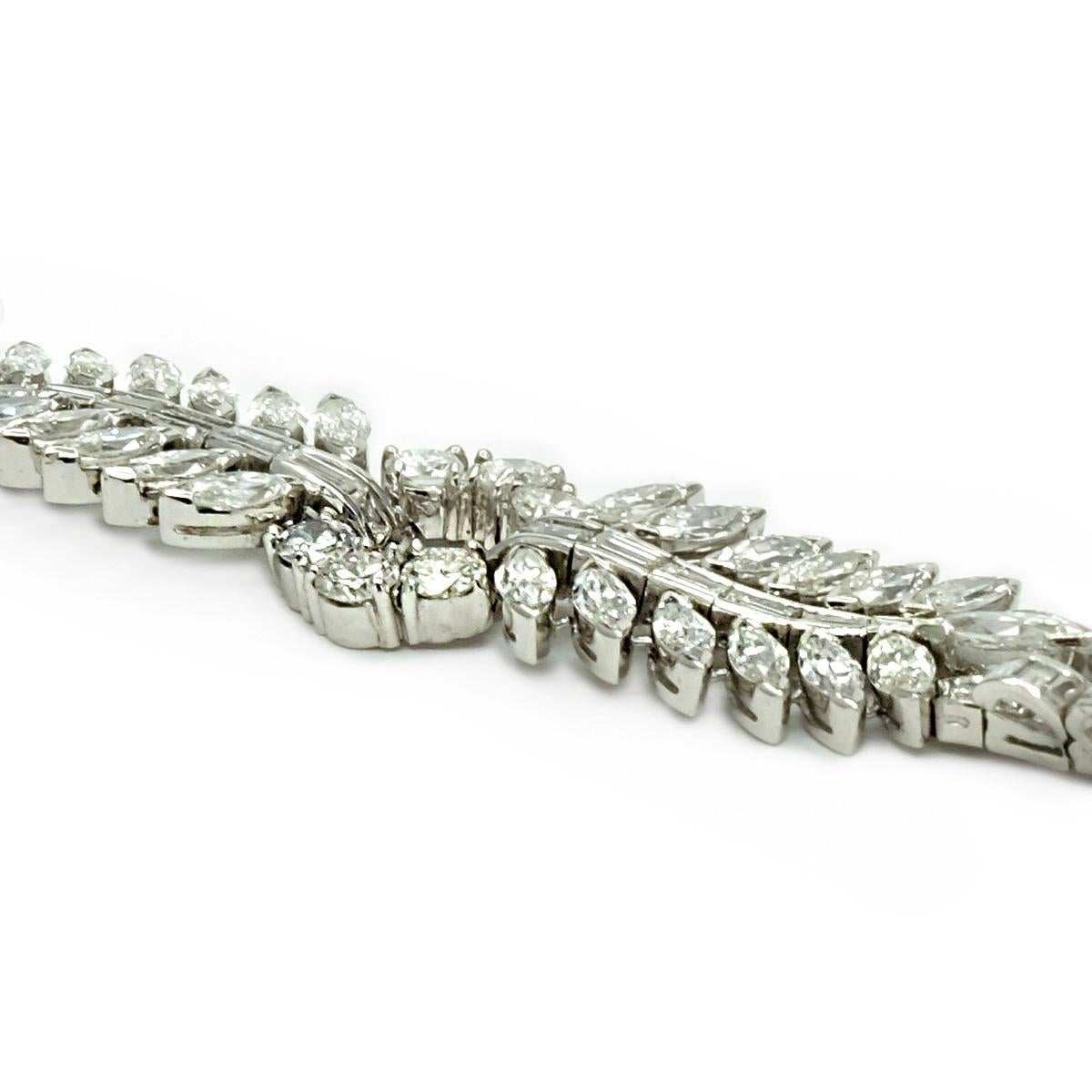 Retro Platinum and Mixed-Cut 33 Carat Diamond Bracelet For Sale 4
