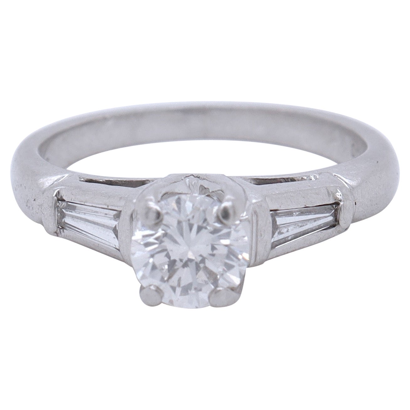 Retro Platin-Verlobungsring mit 0,74 Karat rundem Diamanten im Brillantschliff