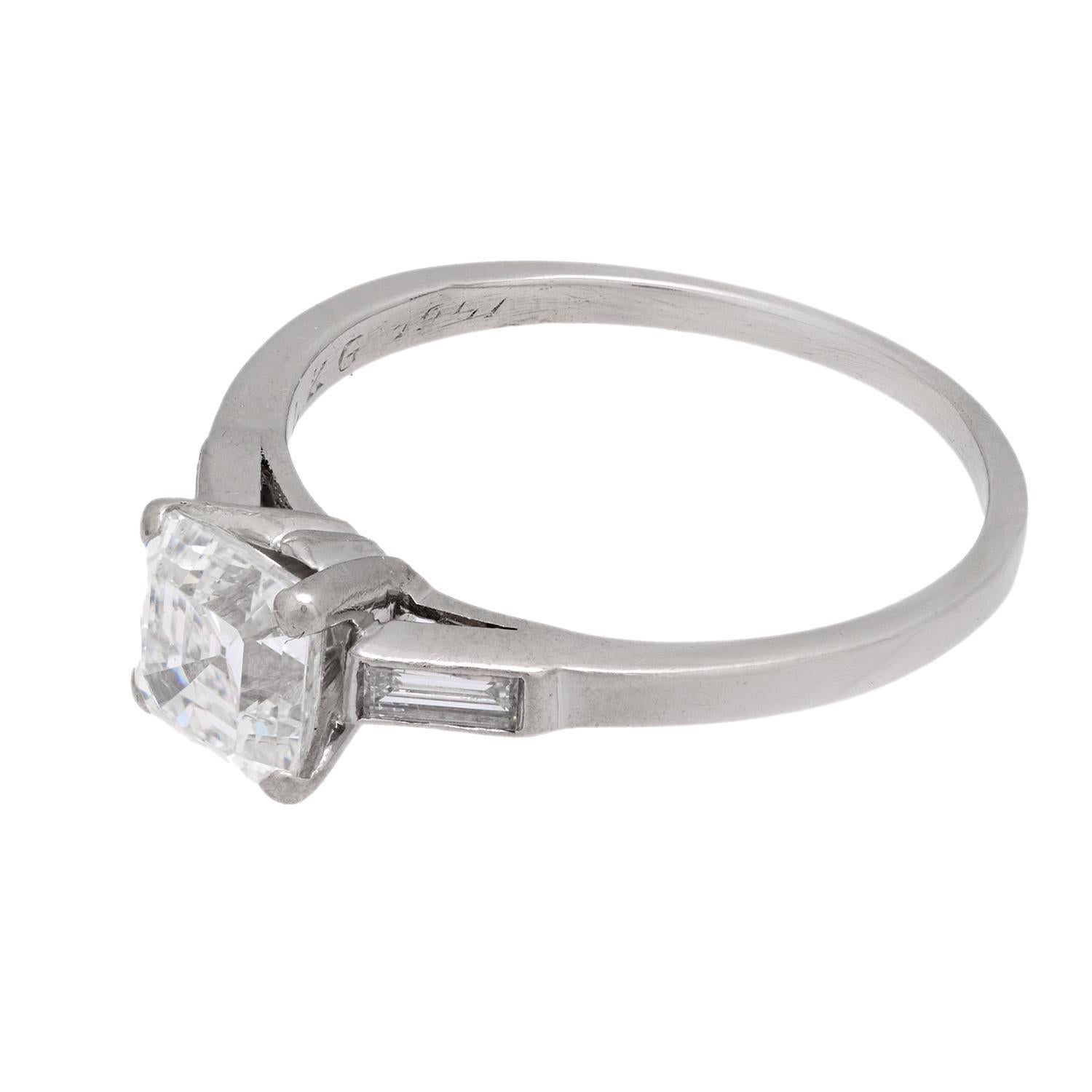 Rétro Bague de fiançailles rétro en platine avec diamants 1.06 carat en vente