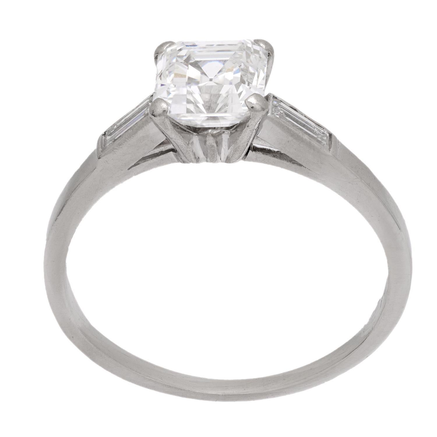 Taille Asscher Bague de fiançailles rétro en platine avec diamants 1.06 carat en vente